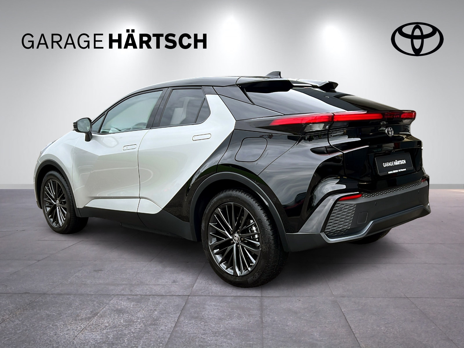 TOYOTA C-HR 2.0 PHEV Style Premiere-image-3