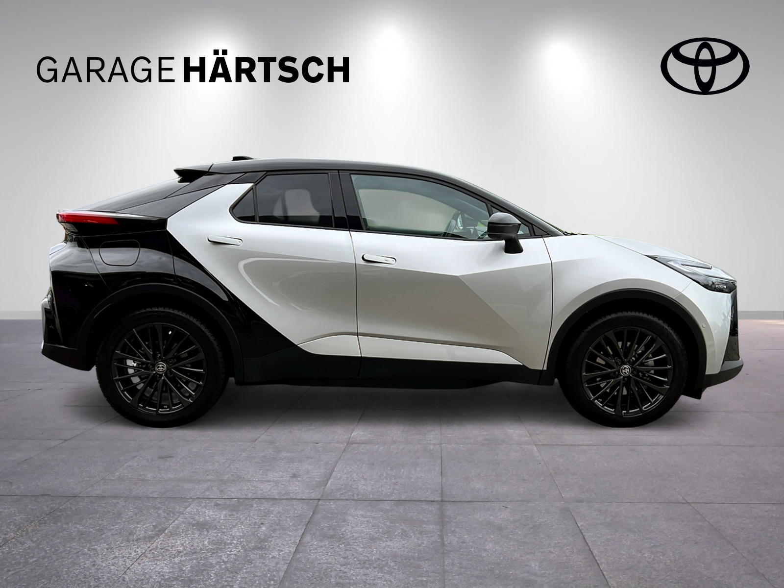 TOYOTA C-HR 2.0 PHEV Style Premiere-image-7