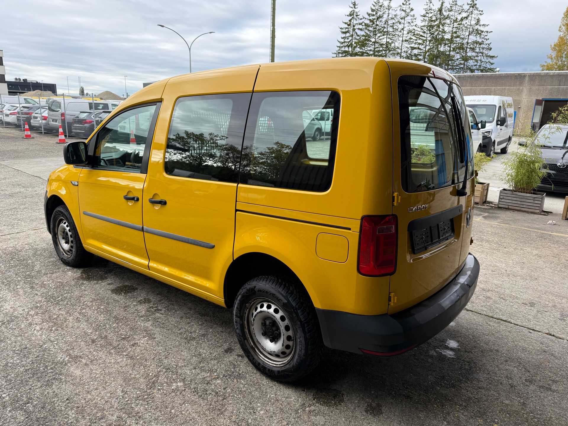 VW Caddy 2.0D 4Motion-image-3
