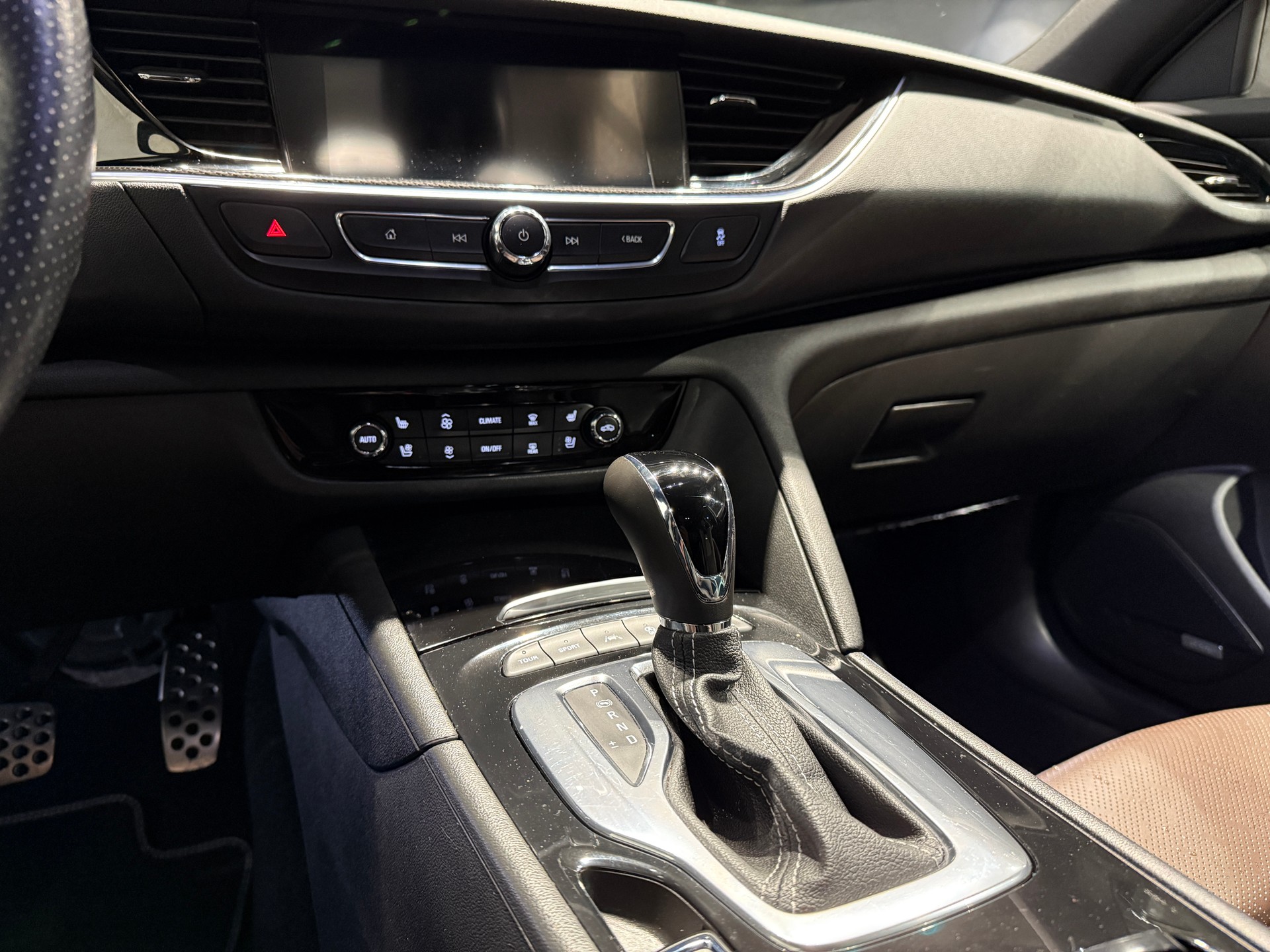 OPEL Insignia 2.0 BiDTI Grand Sport GSI 4WD Auto-image-10