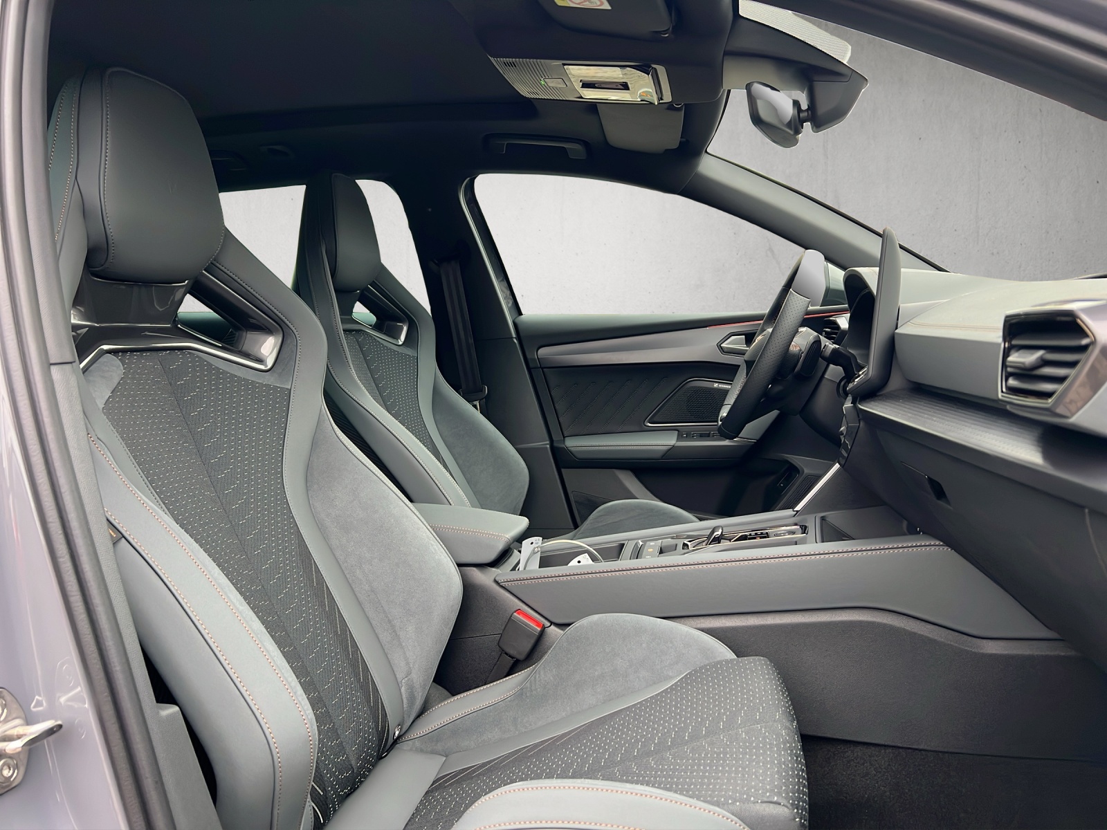 CUPRA Leon ST 2.0 TSI 333 VZ Extreme 4Drive DSG-image-11