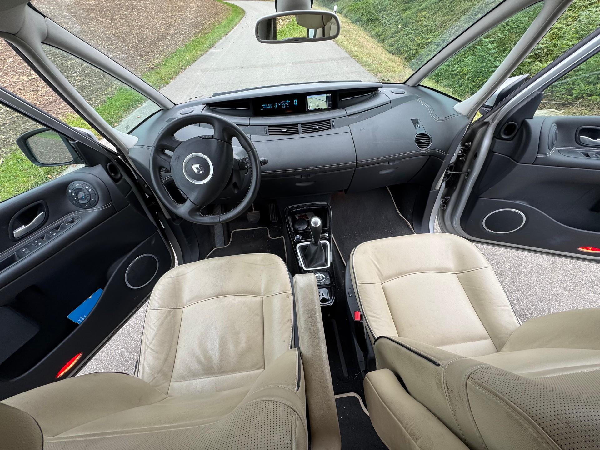 RENAULT Grand Espace 2.0 dCi Dynamique Automatic-image-7