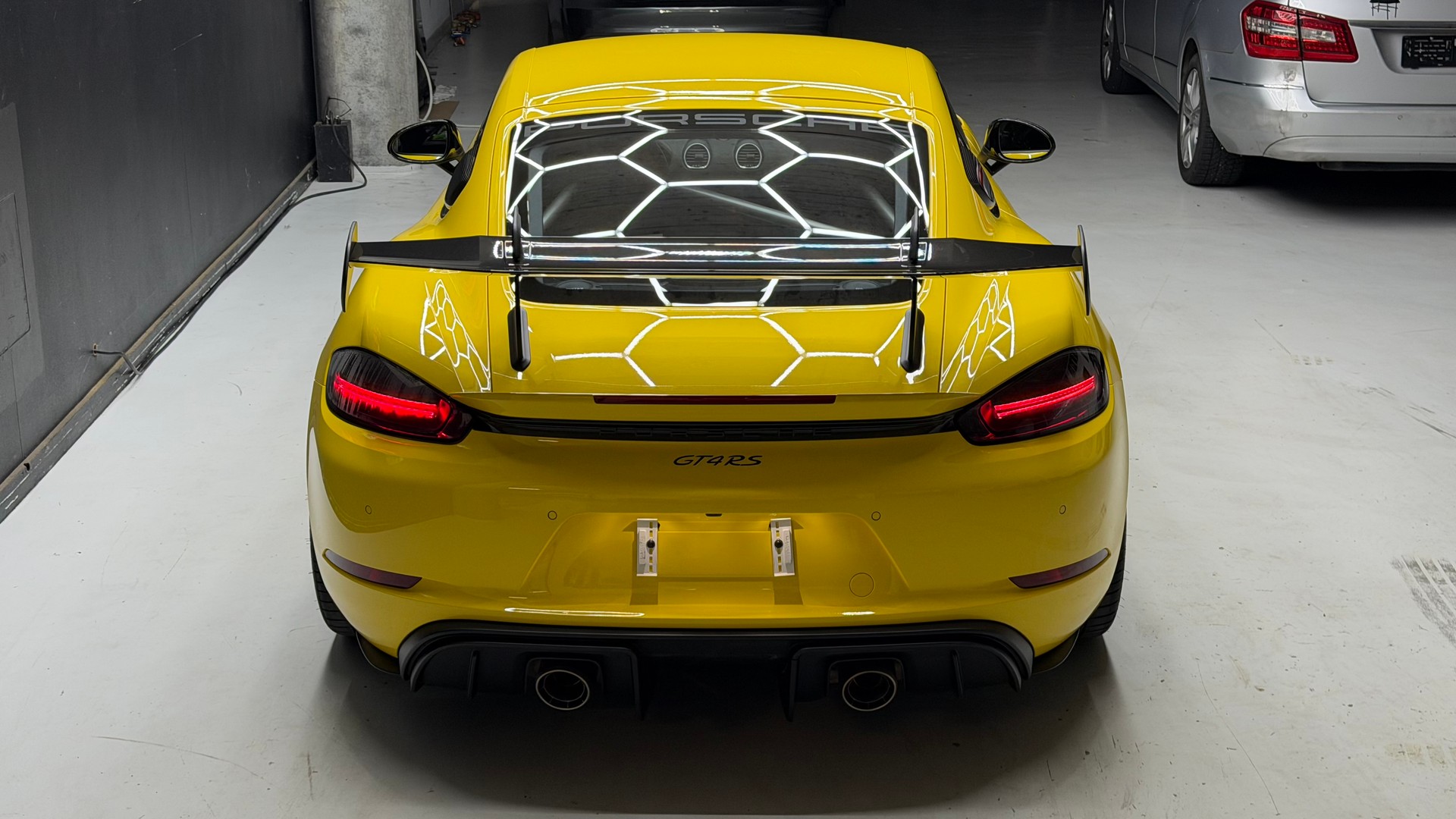 PORSCHE 718 Cayman GT4 RS PDK Weissach-image-4