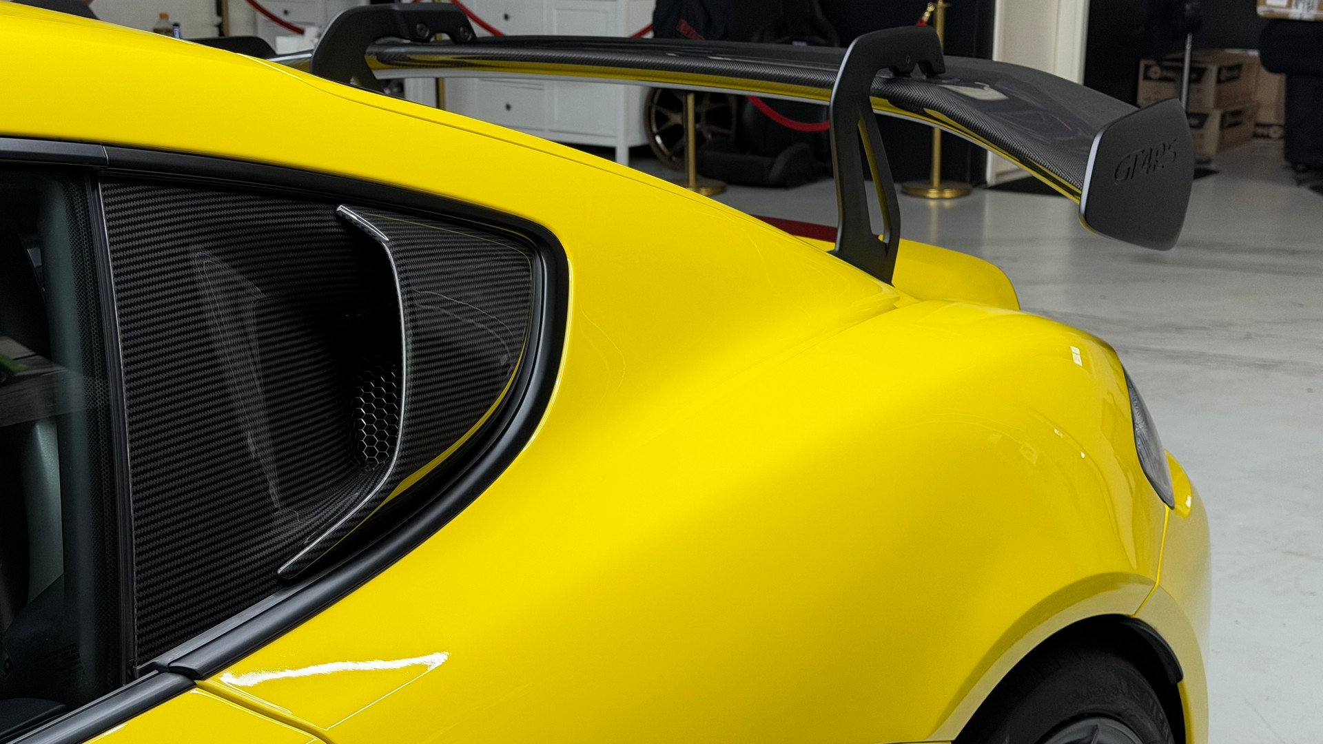 PORSCHE 718 Cayman GT4 RS PDK Weissach-image-6