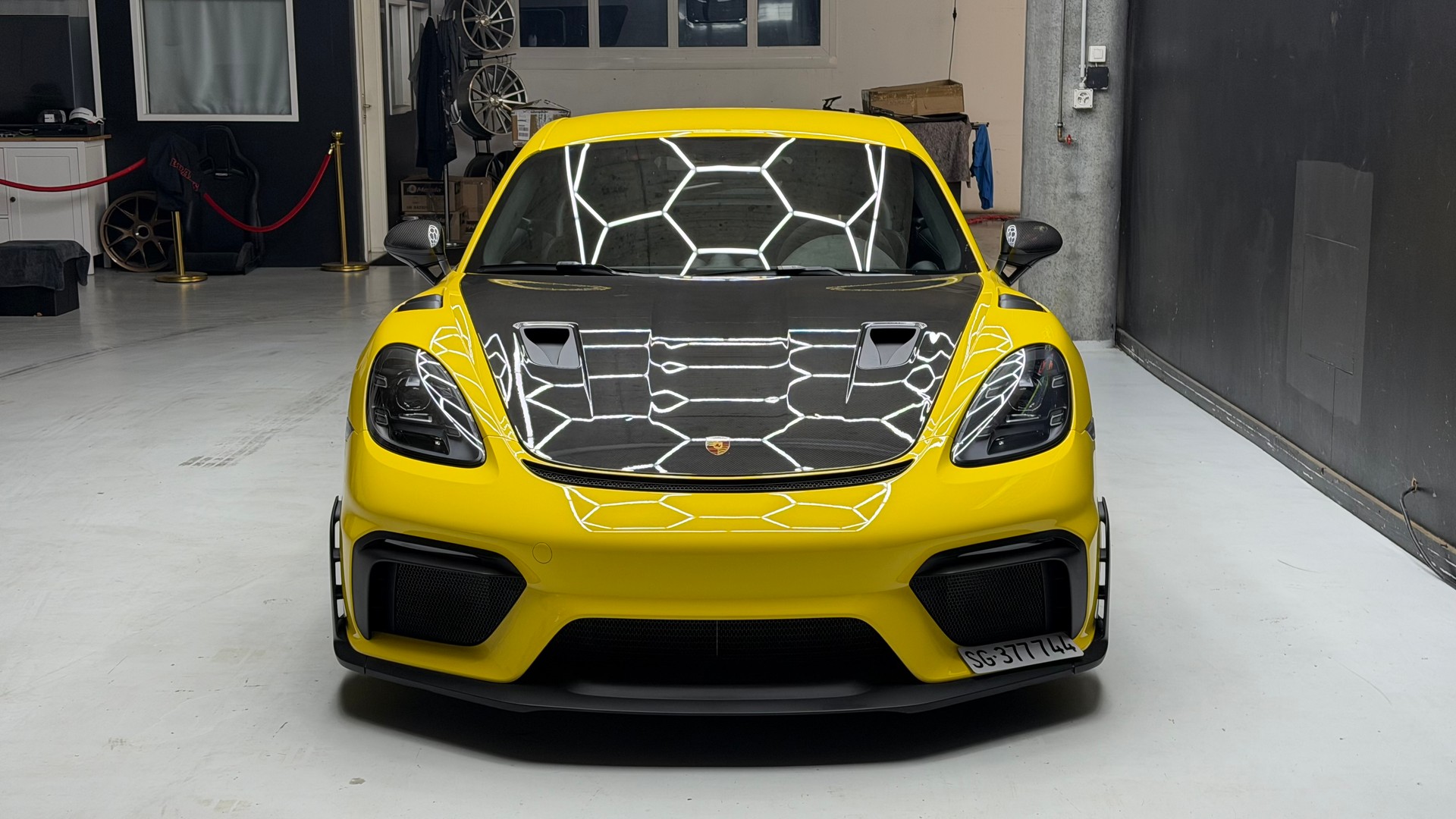 PORSCHE 718 Cayman GT4 RS PDK Weissach-image-1