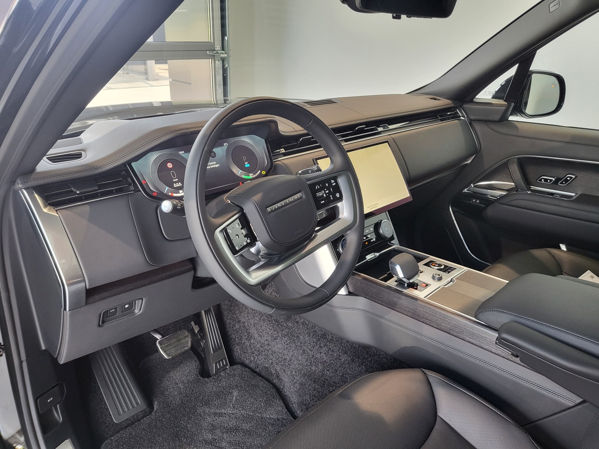 LAND ROVER Range Rover P510e Si6 PHEV First Edition Automatic-image-4