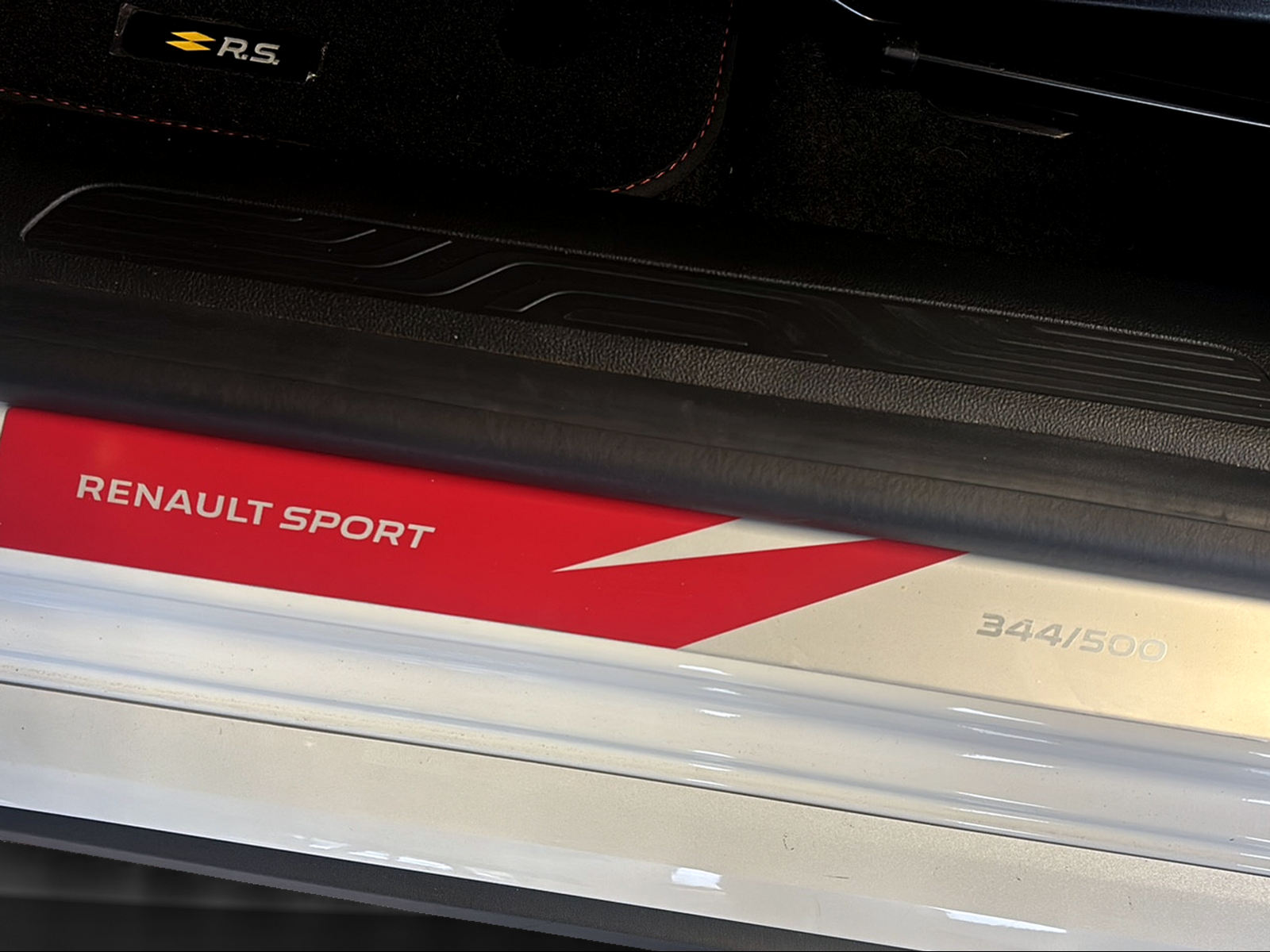 RENAULT Mégane R.S. Trophy-R 300-image-19