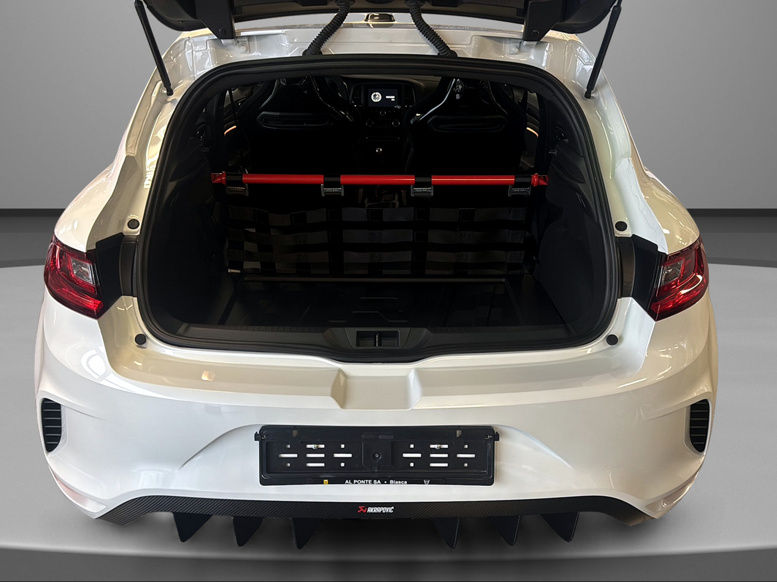 RENAULT Mégane R.S. Trophy-R 300-image-6