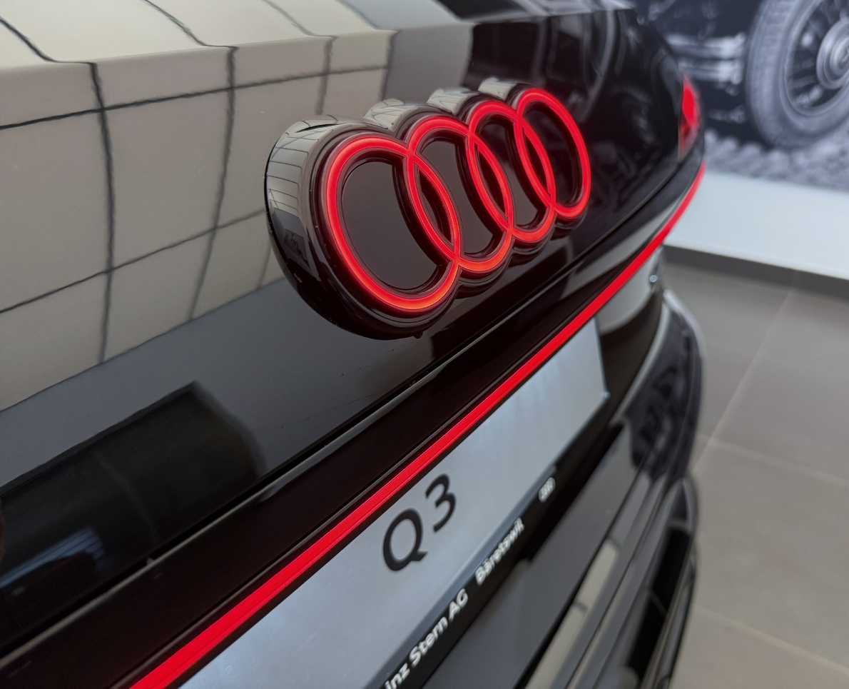 AUDI Q3 Sportback TFSI quattro 195 kW S tronic-image-25