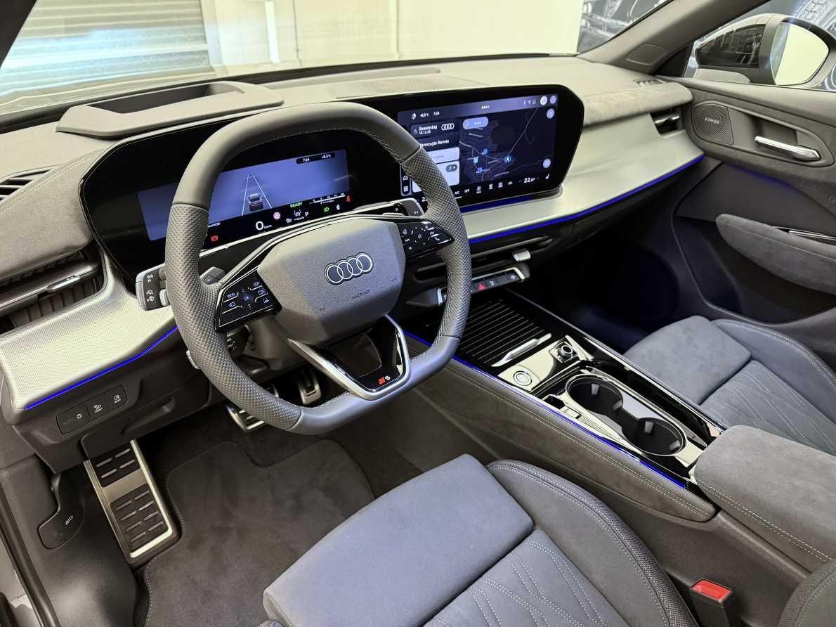AUDI Q3 Sportback TFSI quattro 195 kW S tronic-image-6