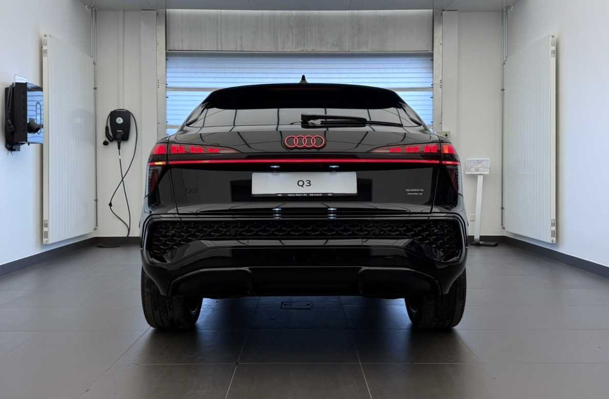 AUDI Q3 Sportback TFSI quattro 195 kW S tronic-image-24