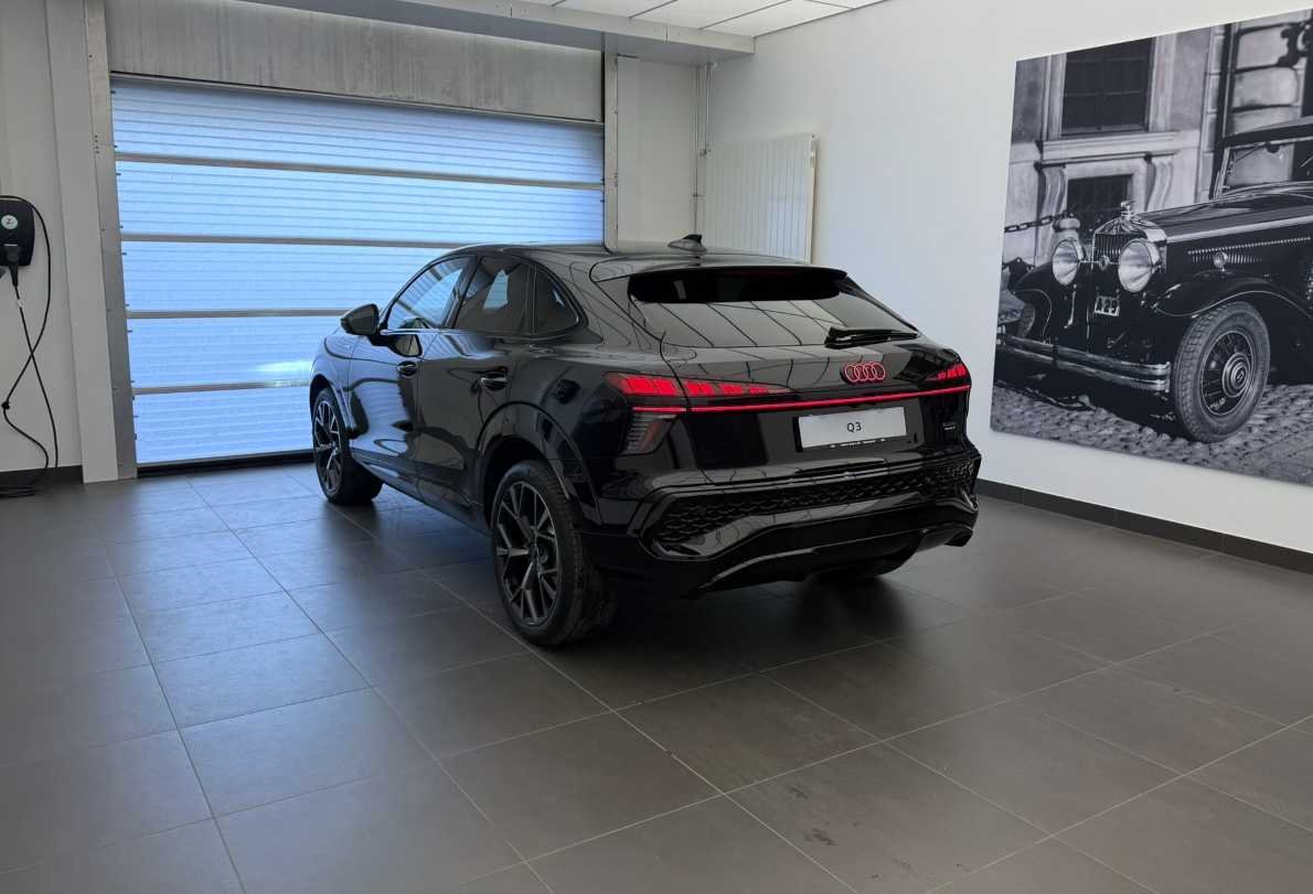 AUDI Q3 Sportback TFSI quattro 195 kW S tronic-image-23
