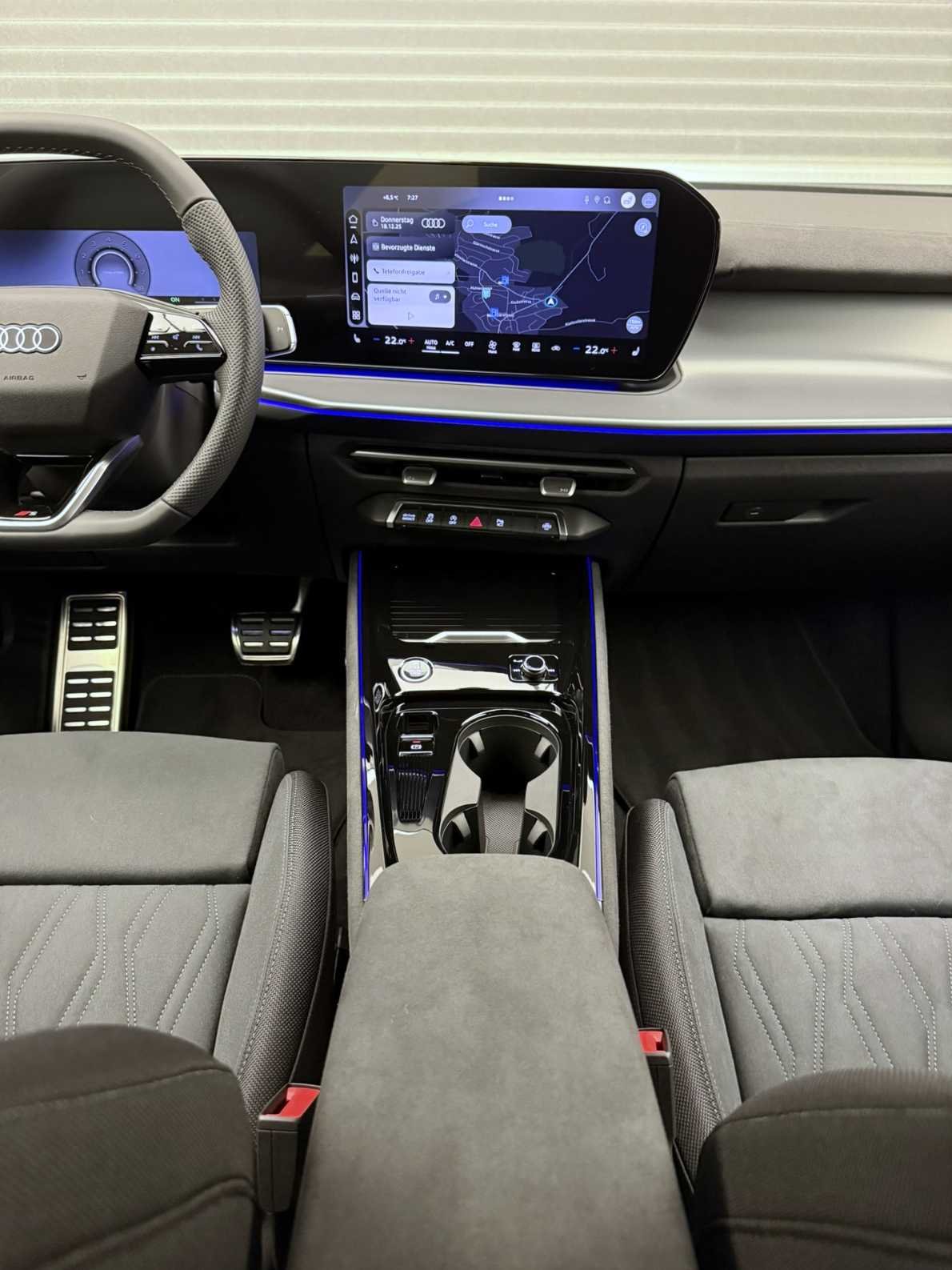 AUDI Q3 Sportback TFSI quattro 195 kW S tronic-image-9