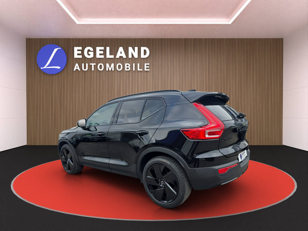 VOLVO XC40 2.0 B4 MH Ultra Black Edition-image-4
