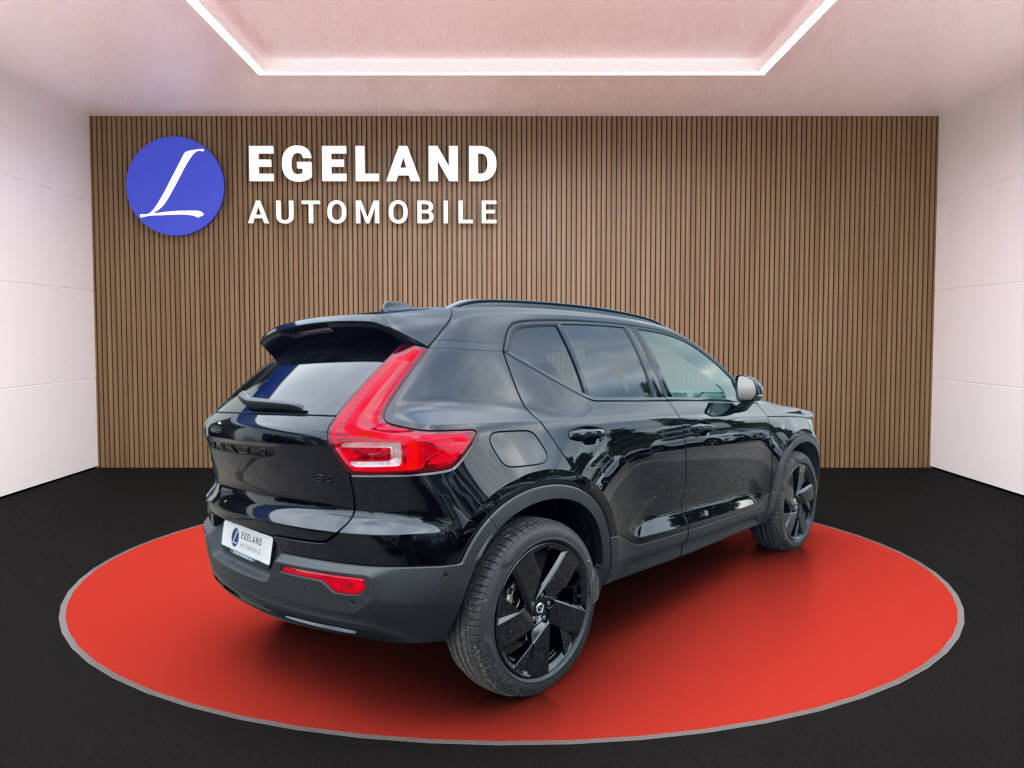 VOLVO XC40 2.0 B4 MH Ultra Black Edition-image-3