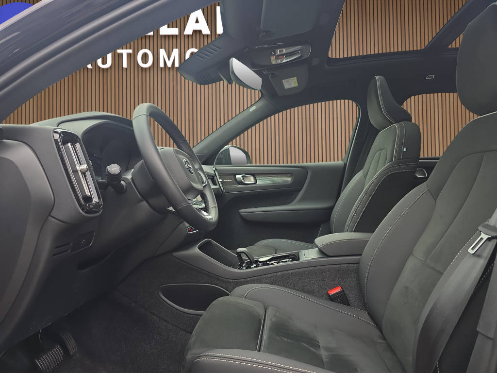 VOLVO XC40 2.0 B4 MH Ultra Black Edition-image-19