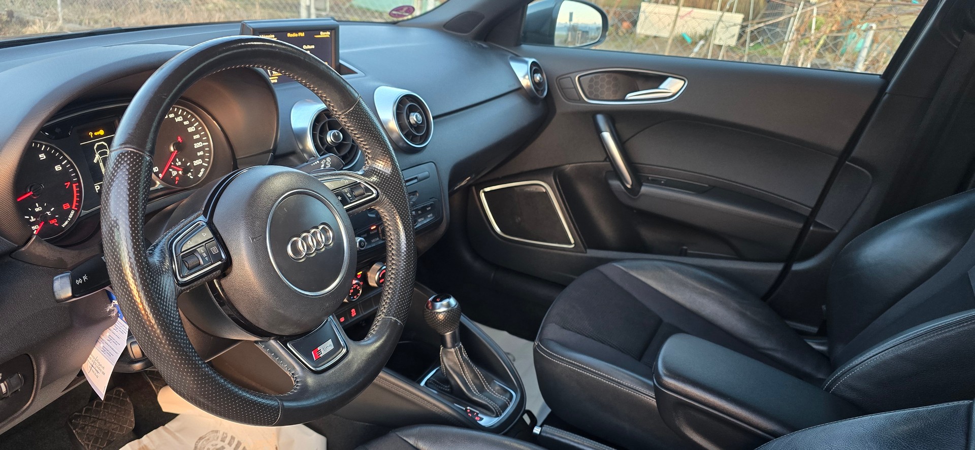 AUDI A1 Sportback Sport 1.4 TFSI Ambition S-tronic-image-9