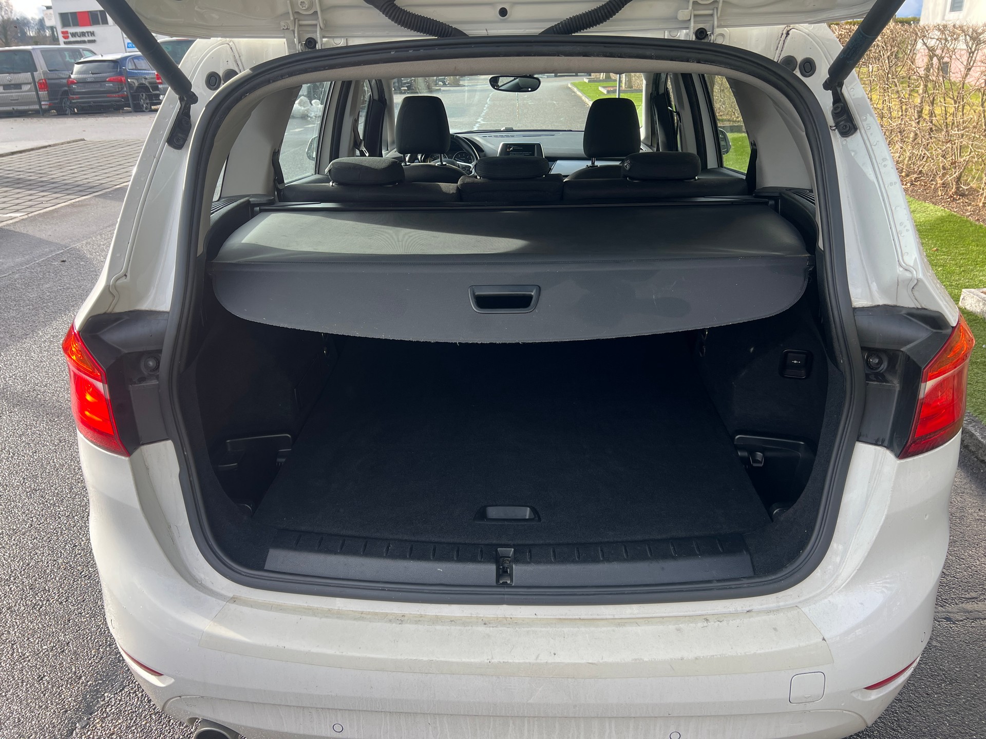 BMW 216d Gran Tourer Steptronic-image-12