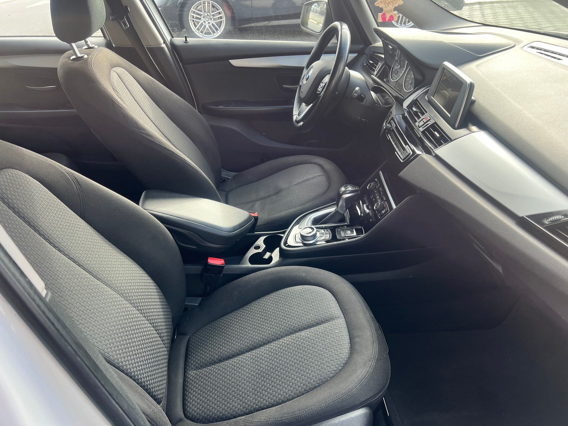 BMW 216d Gran Tourer Steptronic-image-10