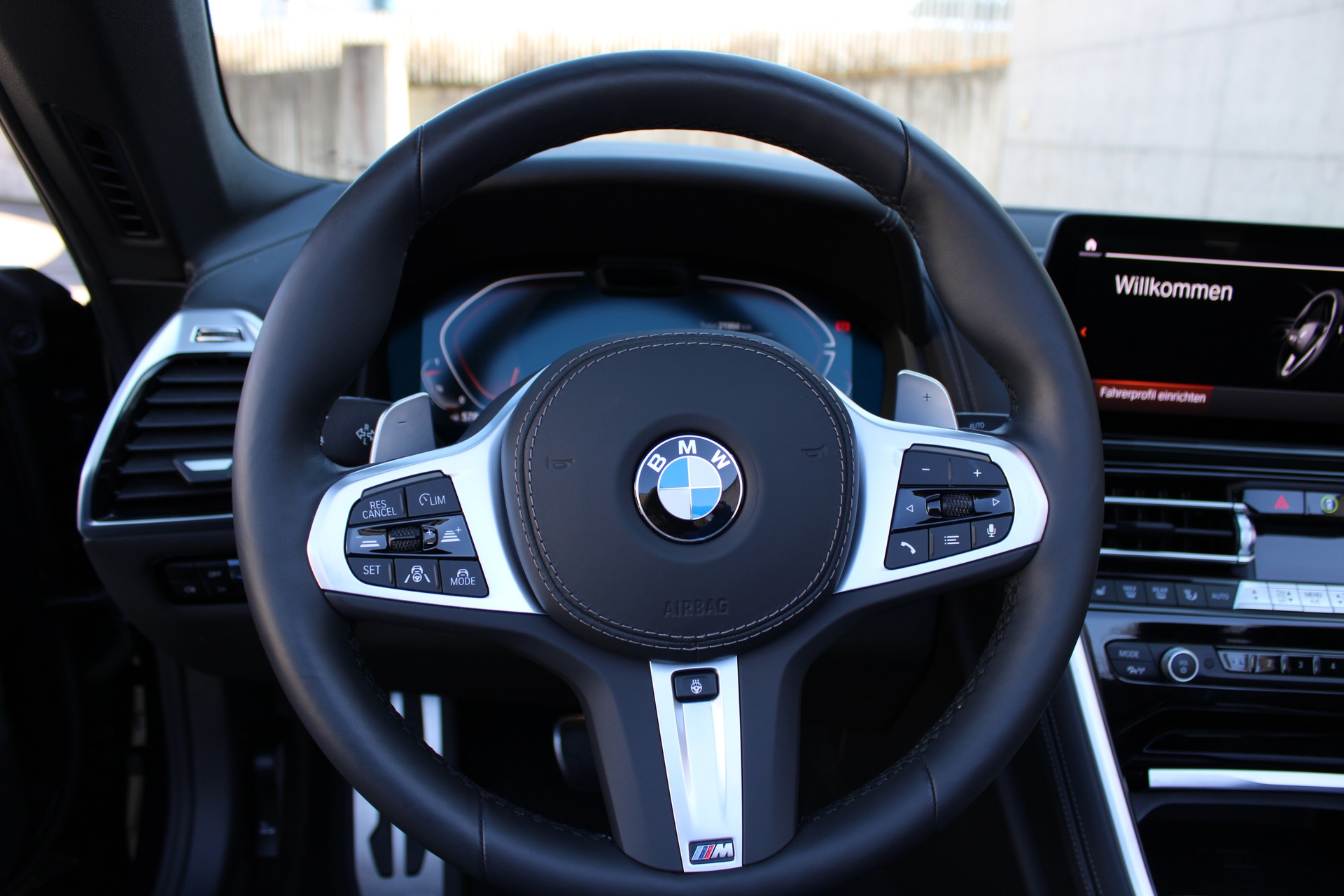 BMW 840i xDrive M Sport Pro-image-12