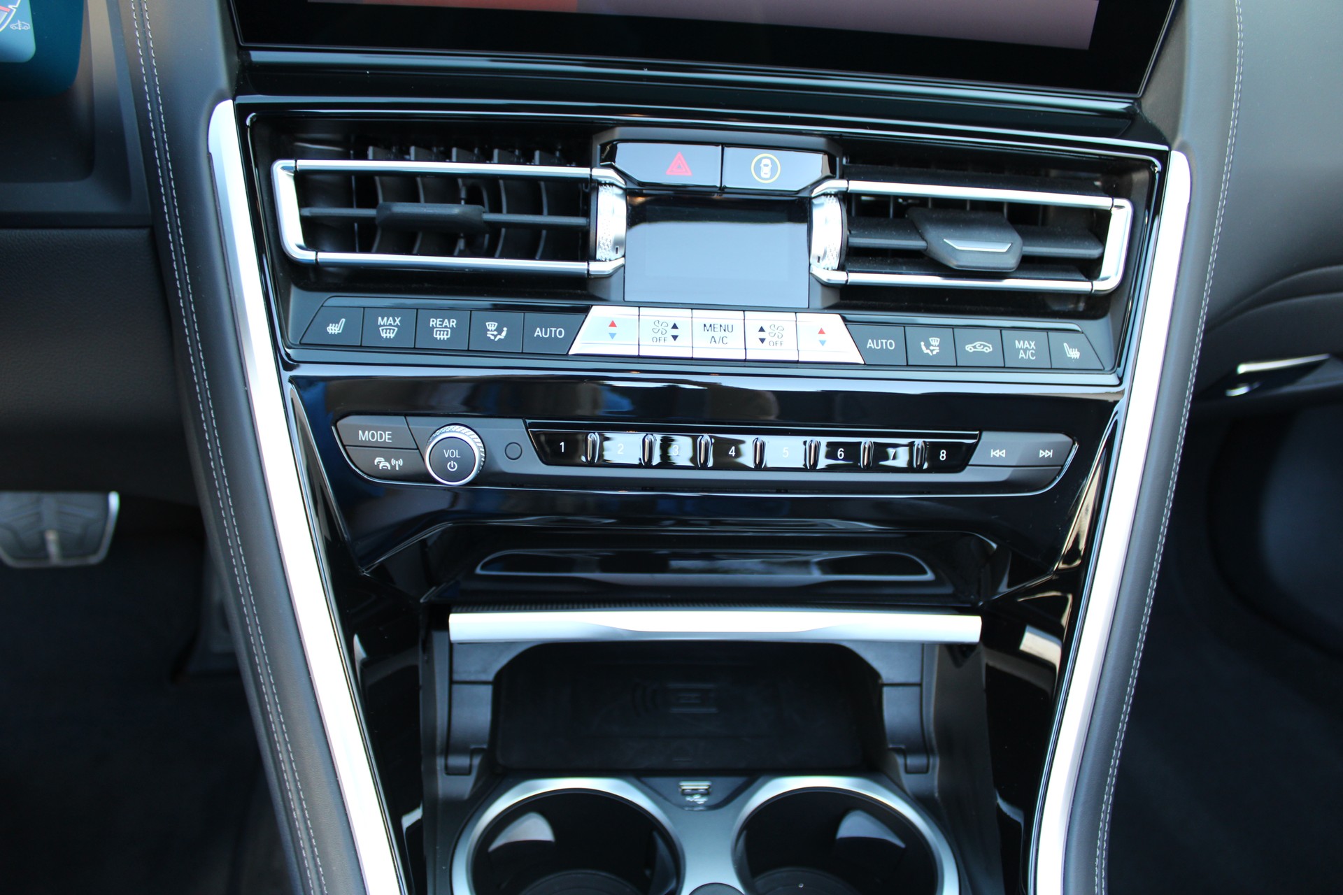 BMW 840i xDrive M Sport Pro-image-14