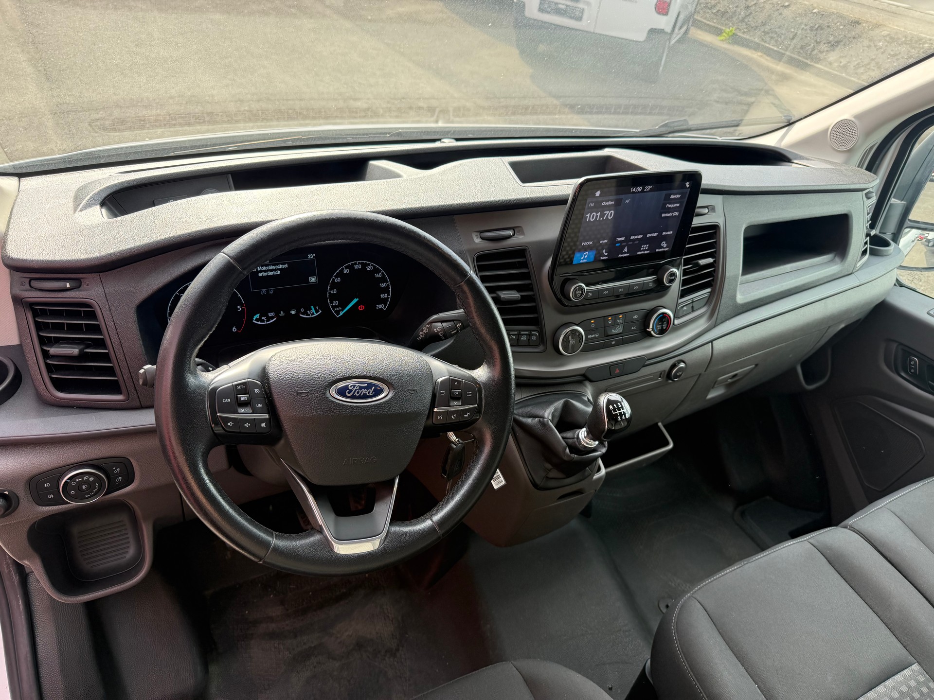 FORD Transit Van 350 L2 Limited 2.0 TDCi 185 PS-showroom-element-2