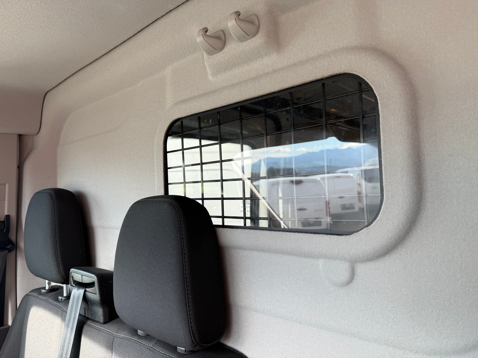 FORD Transit Van 350 L2 Limited 2.0 TDCi 185 PS-image-12
