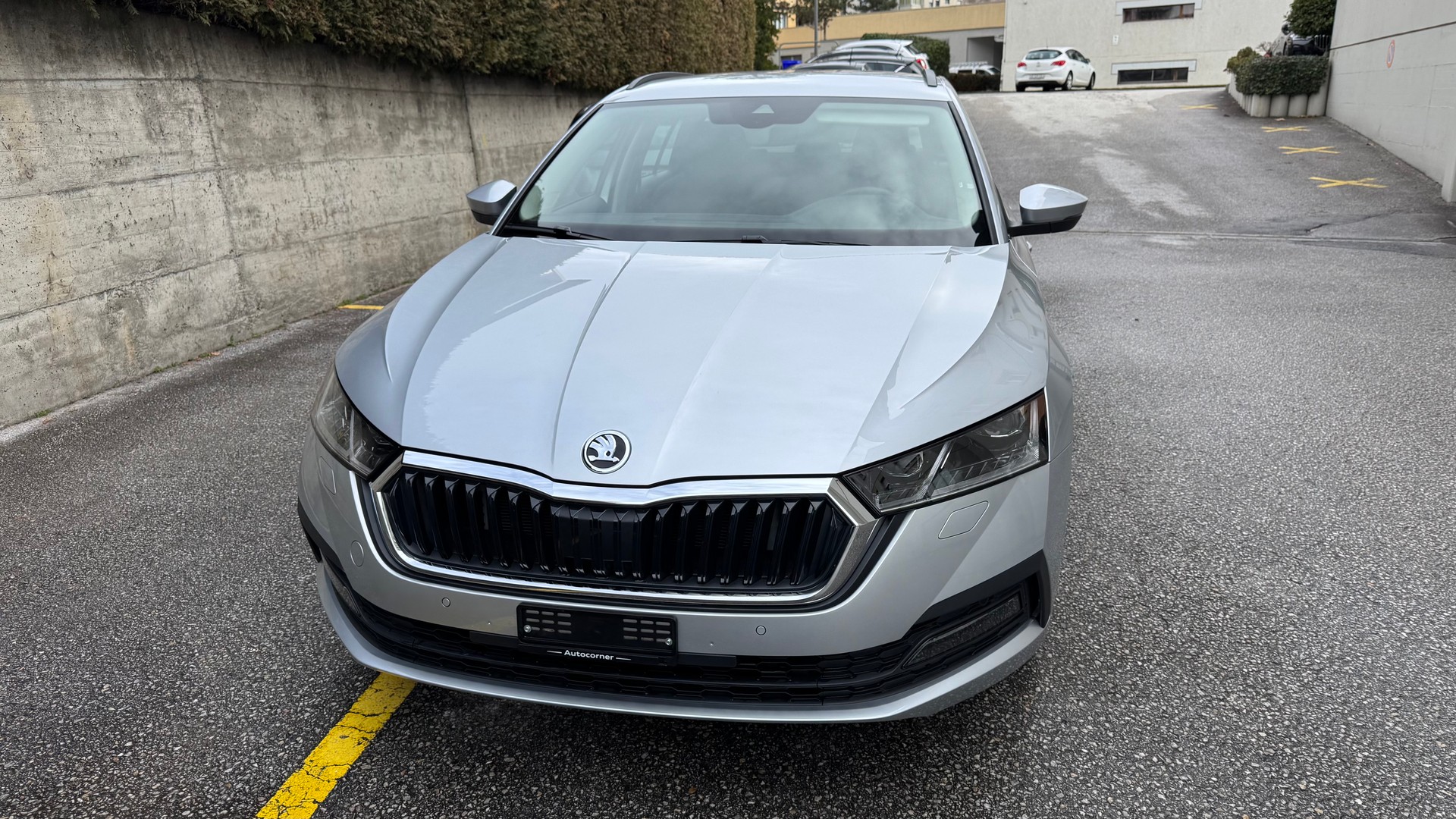 SKODA Octavia Combi 2.0 TDI DSG Ambition 4x4-showroom-element-2