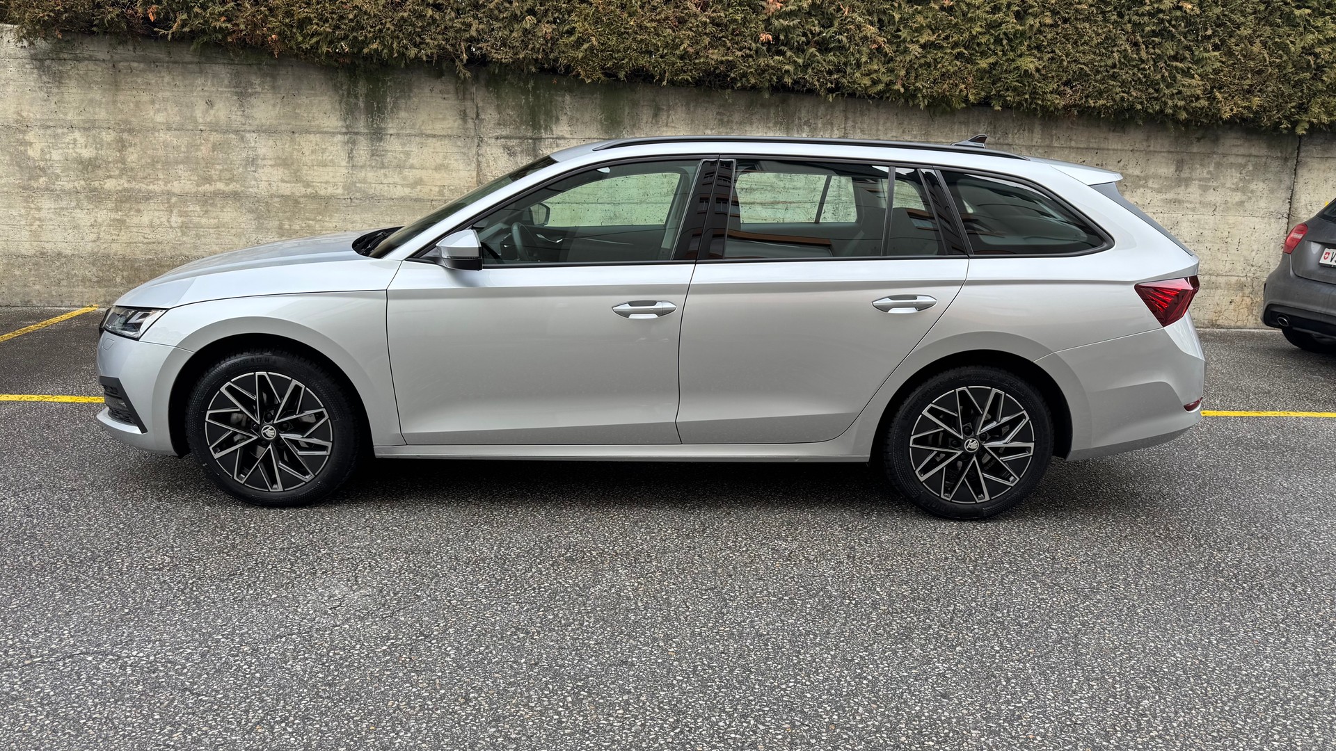 SKODA Octavia Combi 2.0 TDI DSG Ambition 4x4-showroom-element-1