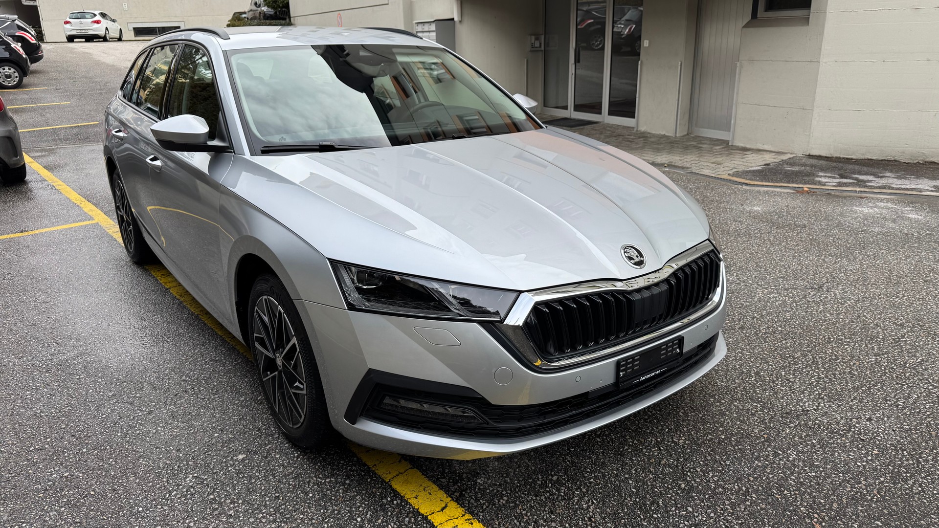 SKODA Octavia Combi 2.0 TDI DSG Ambition 4x4-showroom-element-3