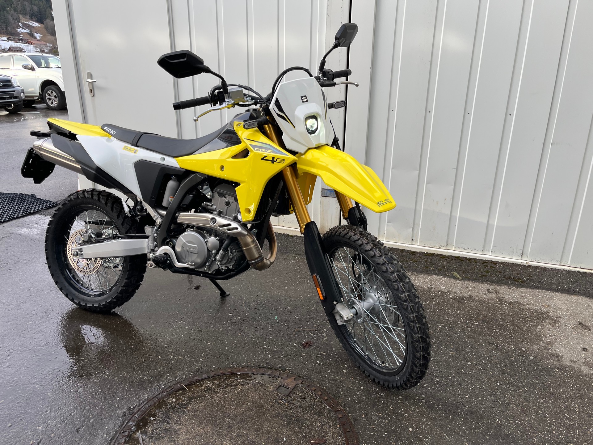 SUZUKI DR-Z4S-image-1