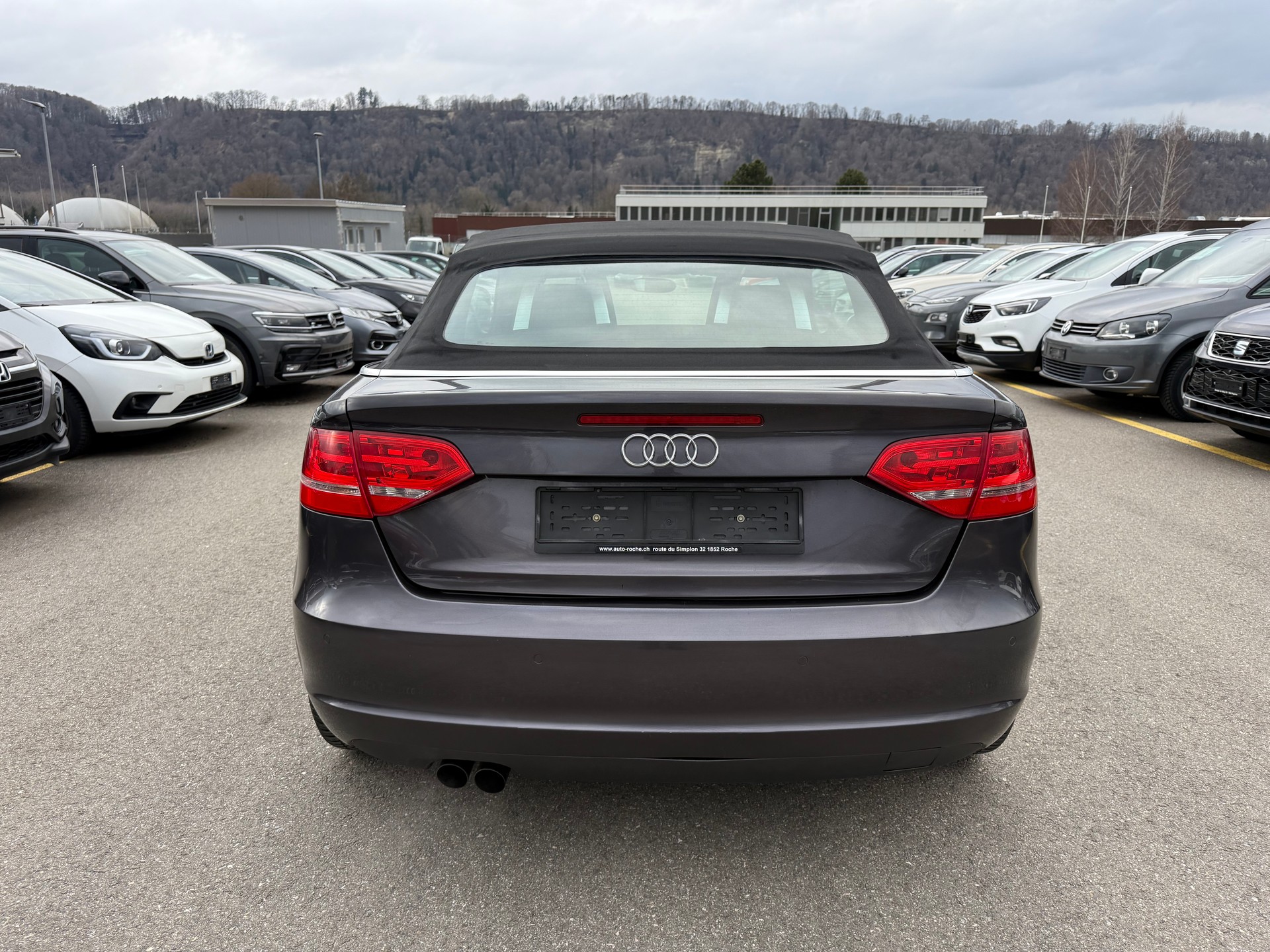 AUDI A3 Cabriolet 1.8 TFSI Ambition S-tronic-image-12
