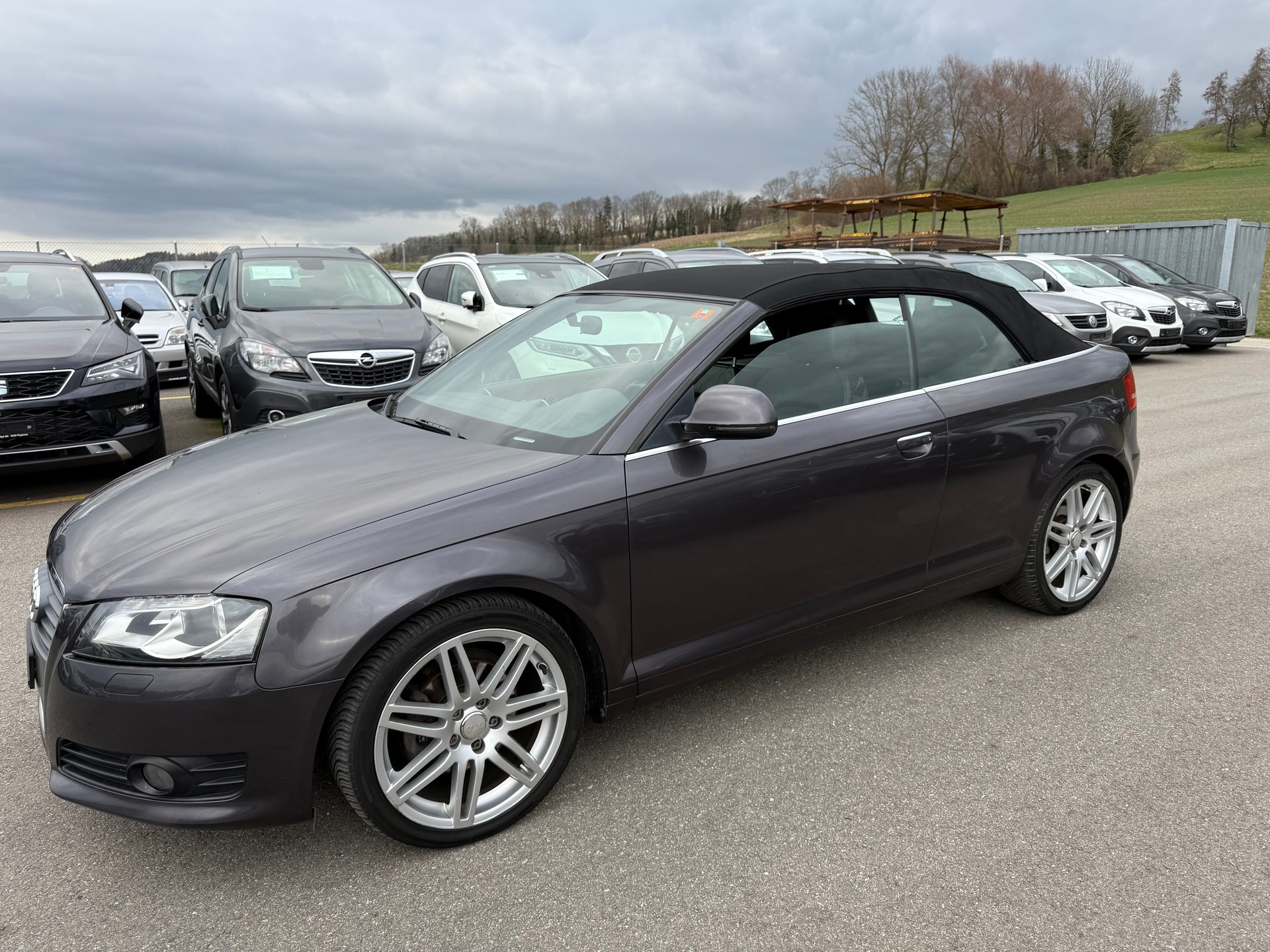 AUDI A3 Cabriolet 1.8 TFSI Ambition S-tronic-image-1