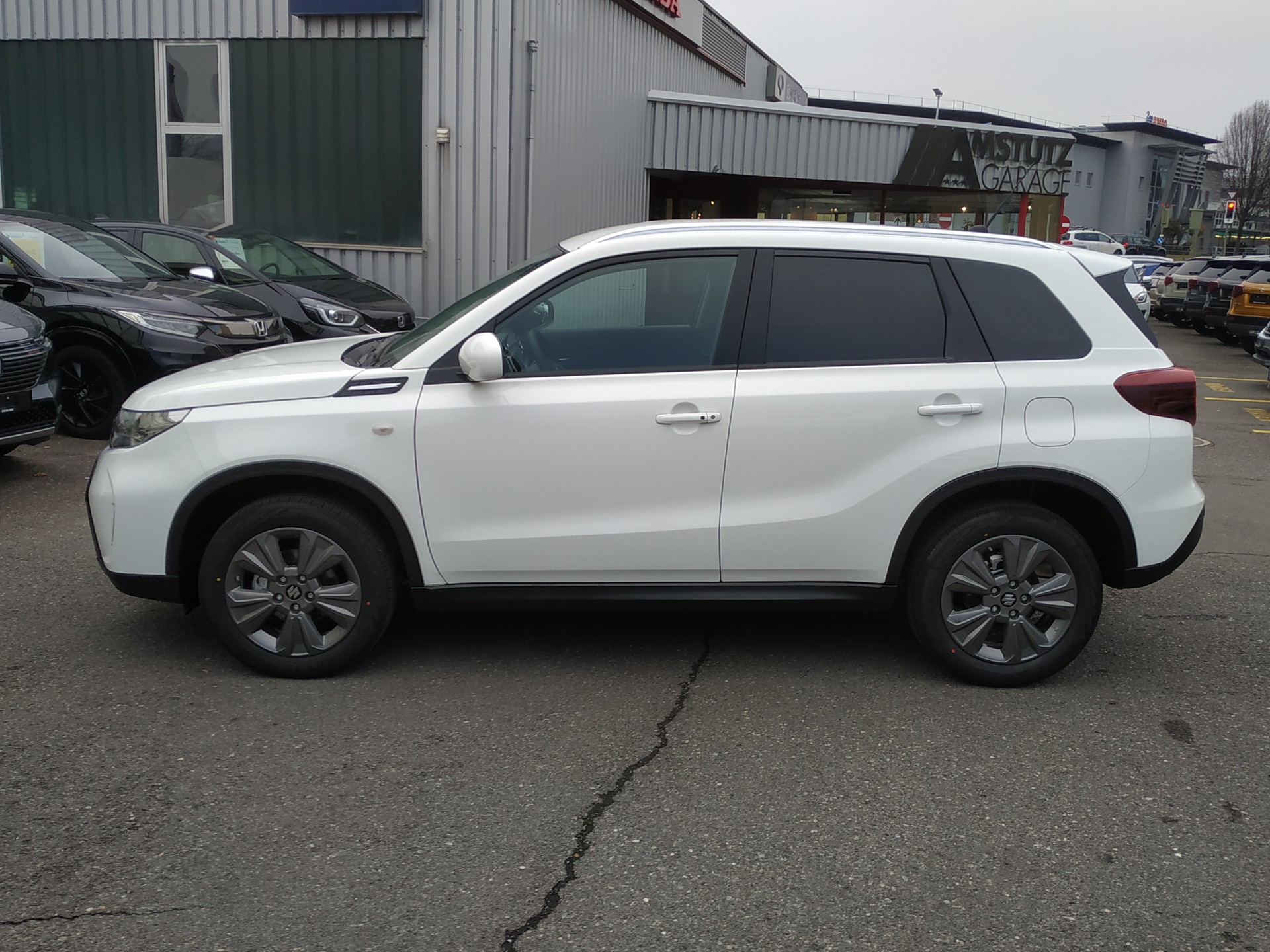 SUZUKI Vitara 1.4 Boosterjet Compact + 4x4 Hybrid Automatic-image-6