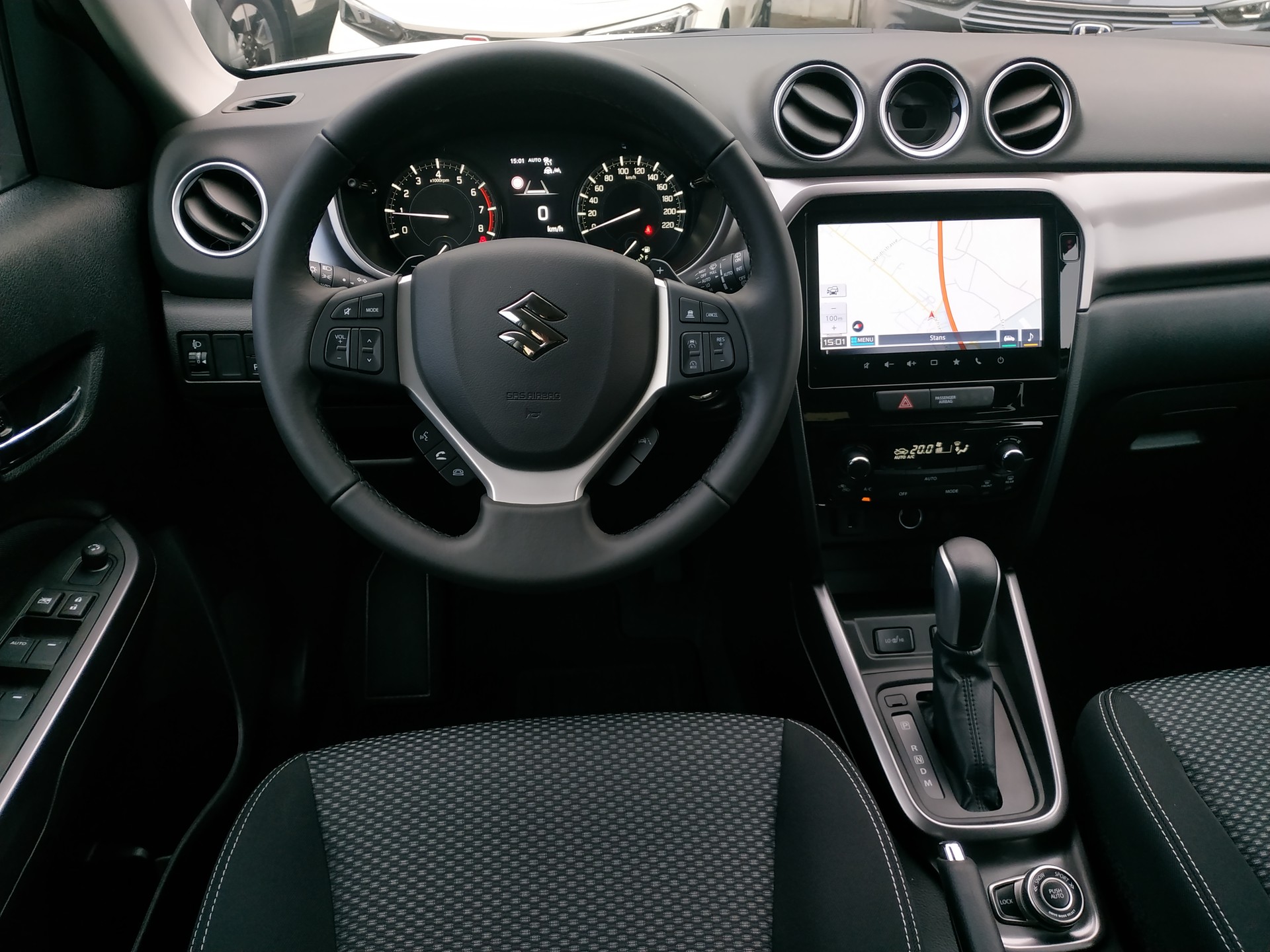 SUZUKI Vitara 1.4 Boosterjet Compact + 4x4 Hybrid Automatic-image-9
