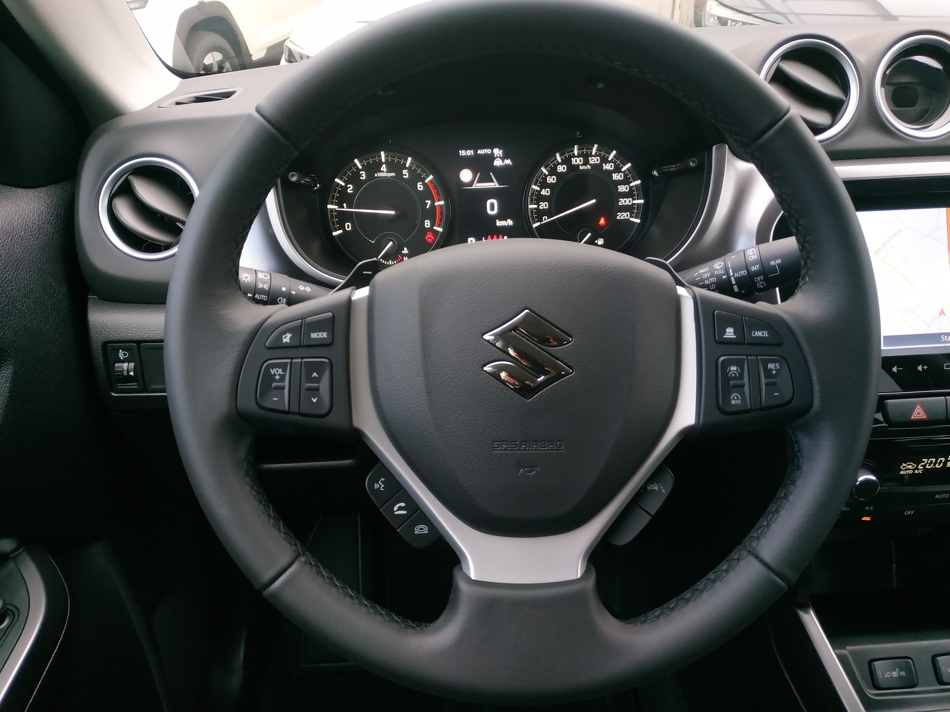 SUZUKI Vitara 1.4 Boosterjet Compact + 4x4 Hybrid Automatic-image-14