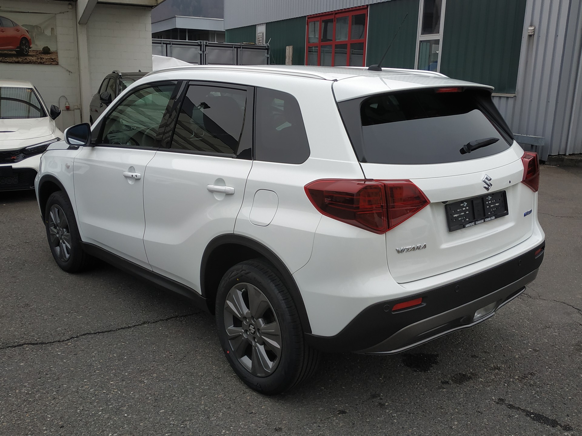 SUZUKI Vitara 1.4 Boosterjet Compact + 4x4 Hybrid Automatic-image-3