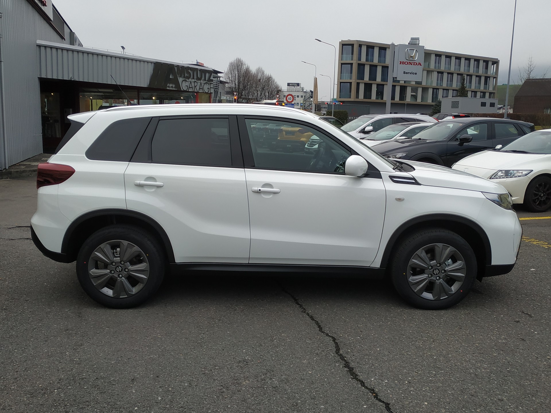 SUZUKI Vitara 1.4 Boosterjet Compact + 4x4 Hybrid Automatic-image-4