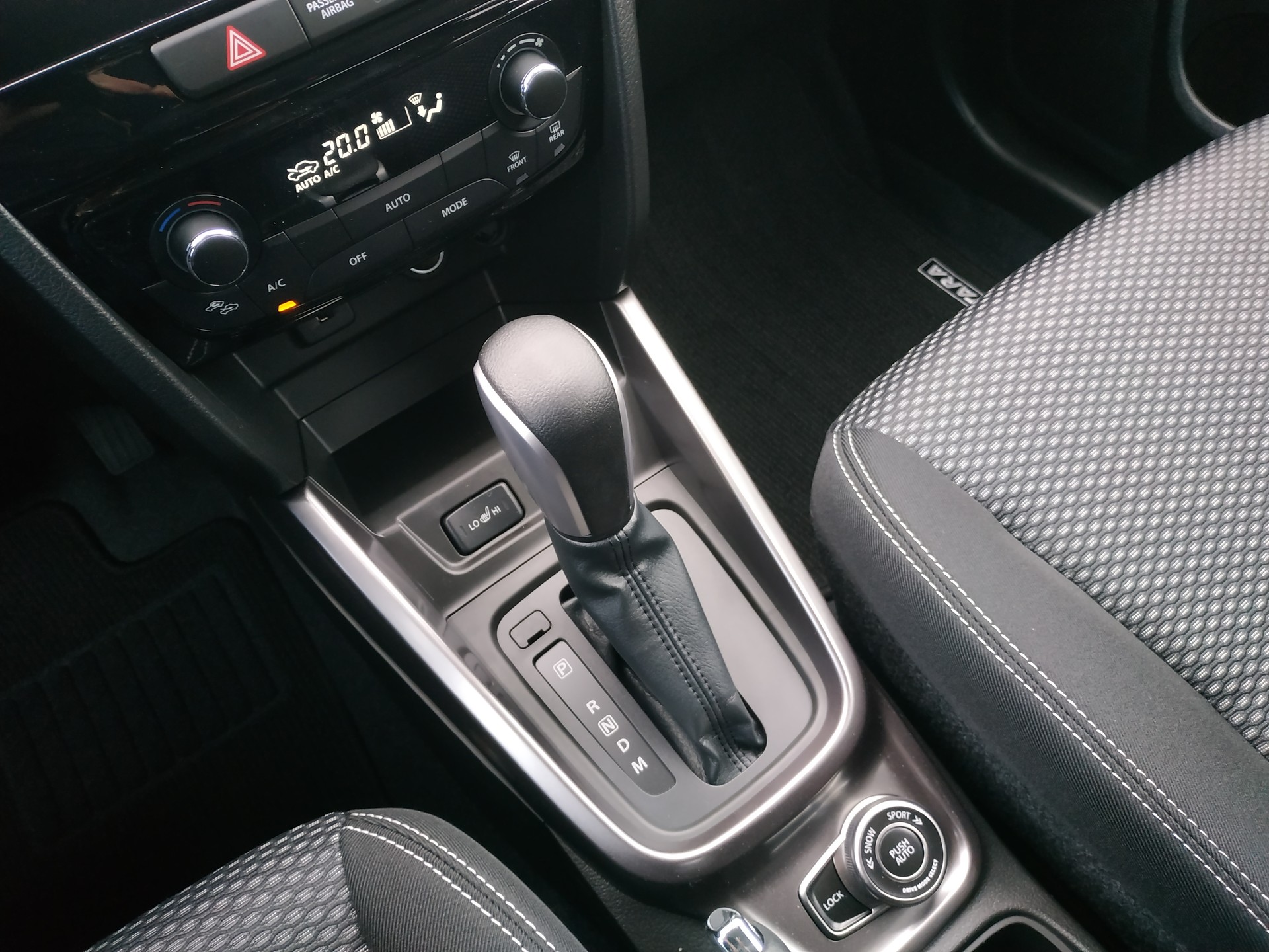 SUZUKI Vitara 1.4 Boosterjet Compact + 4x4 Hybrid Automatic-image-15