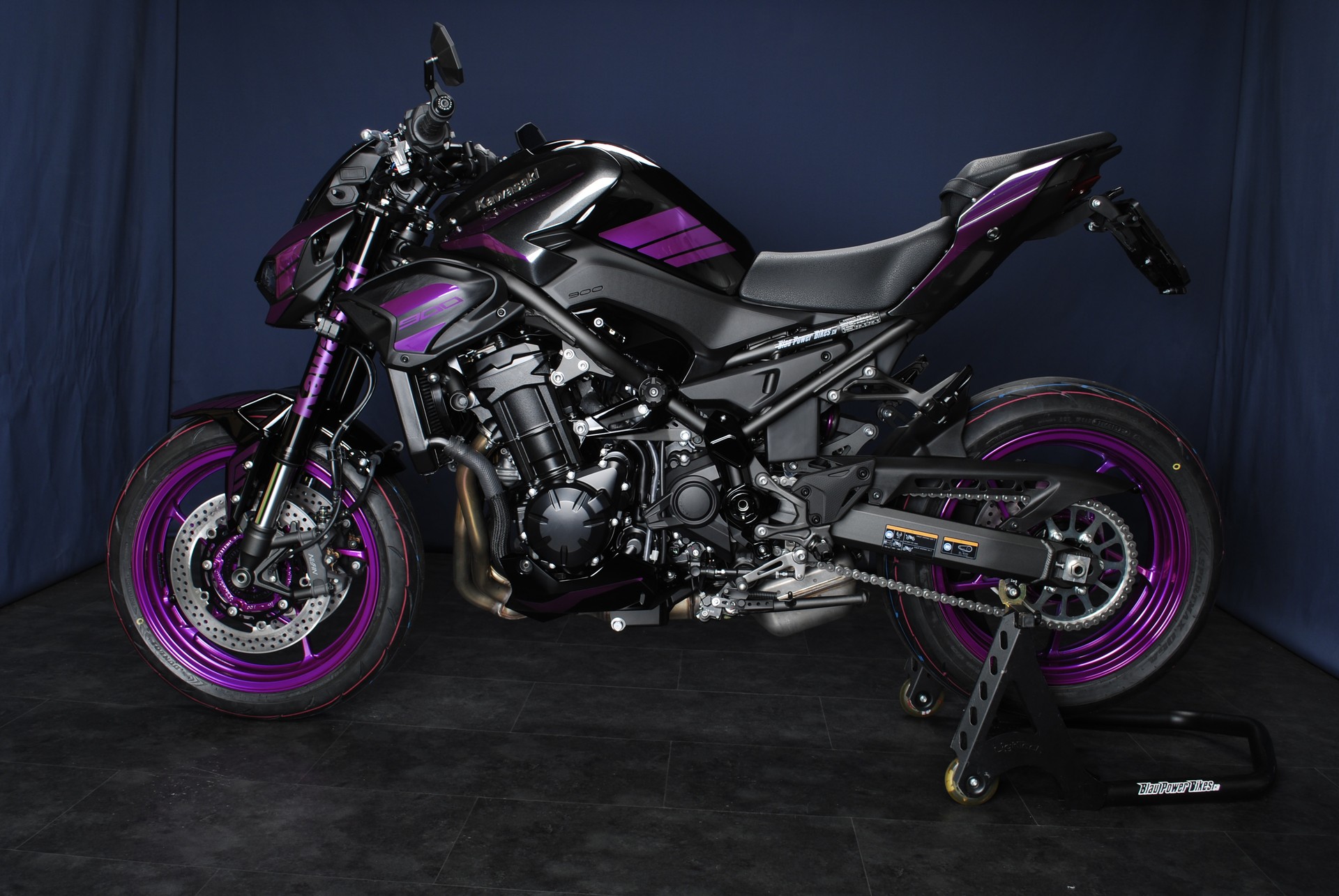 KAWASAKI Z 900 (70kW) MY26 - Sonderumbau Teilfoliert-image-9