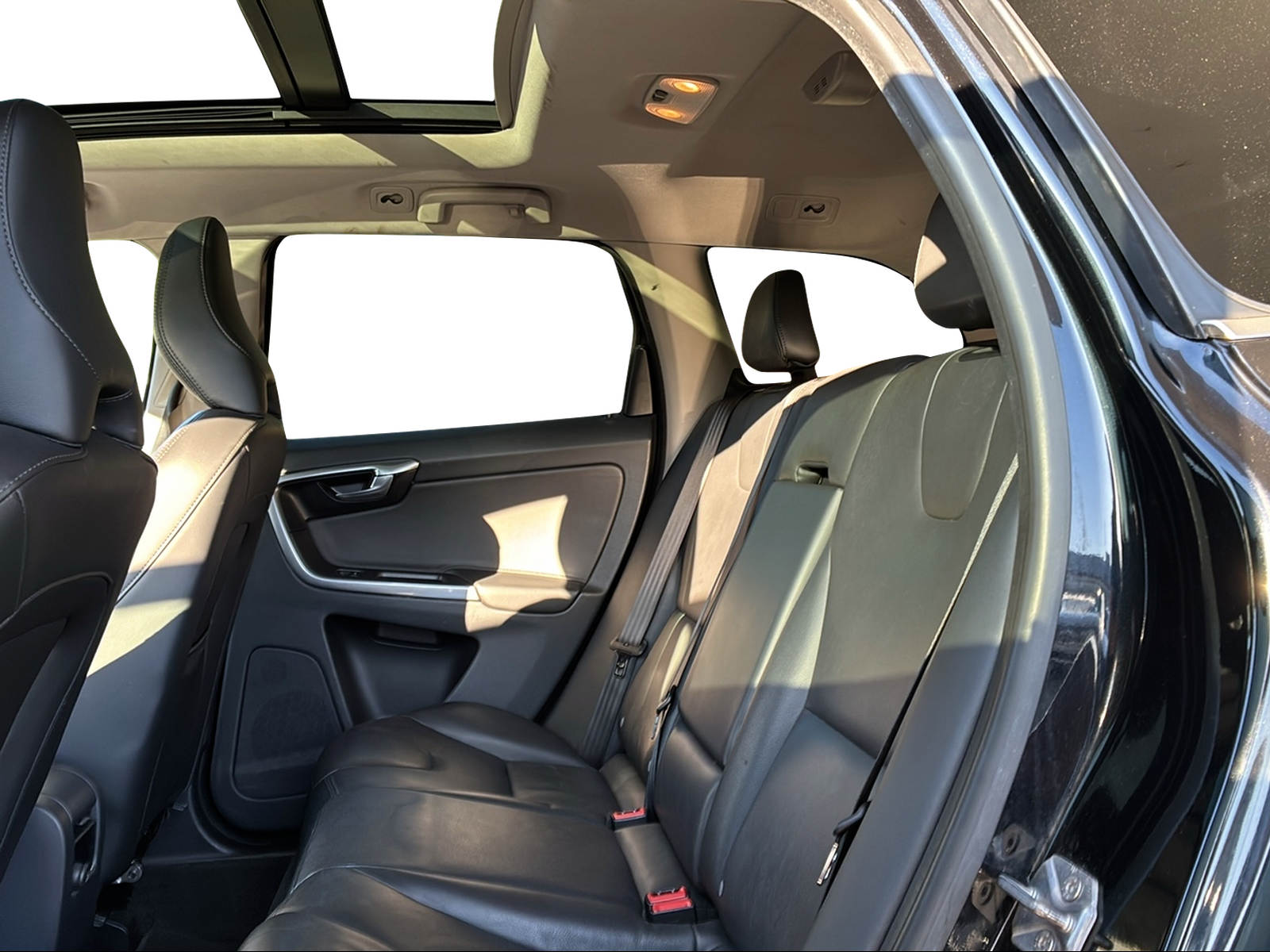 VOLVO XC60 3.0 T6 Summum AWD-image-11