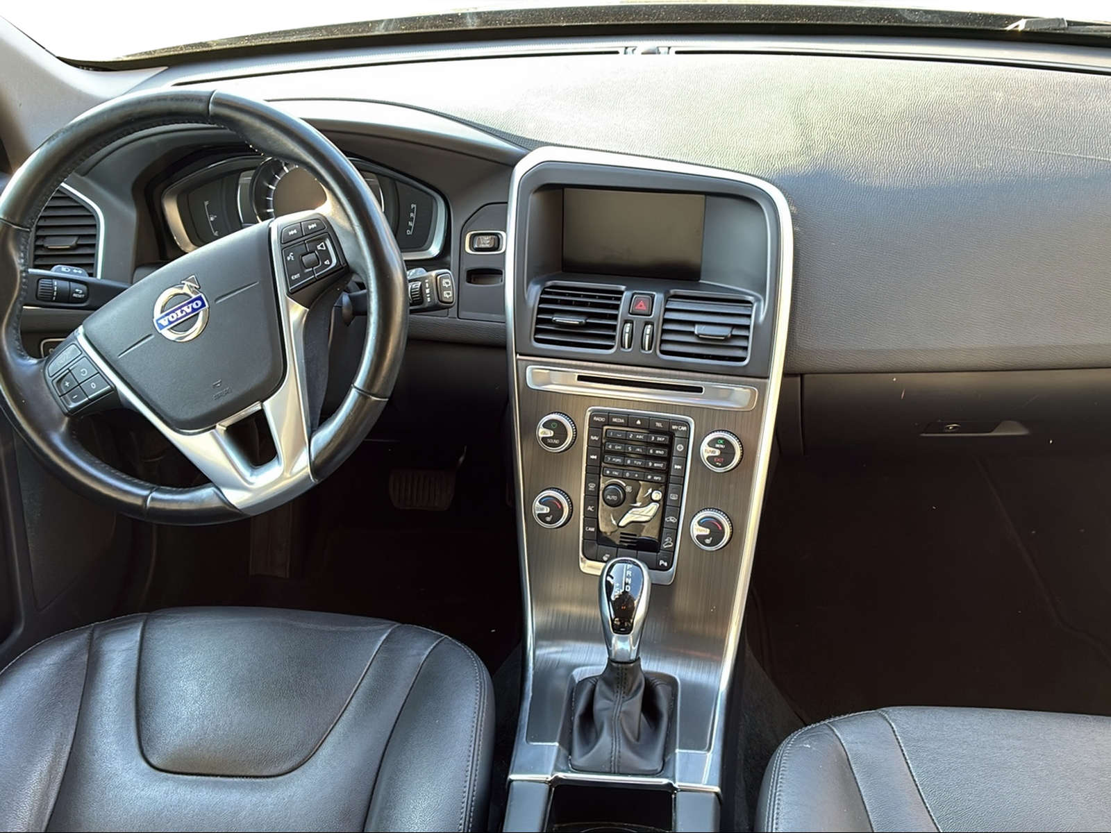 VOLVO XC60 3.0 T6 Summum AWD-image-10