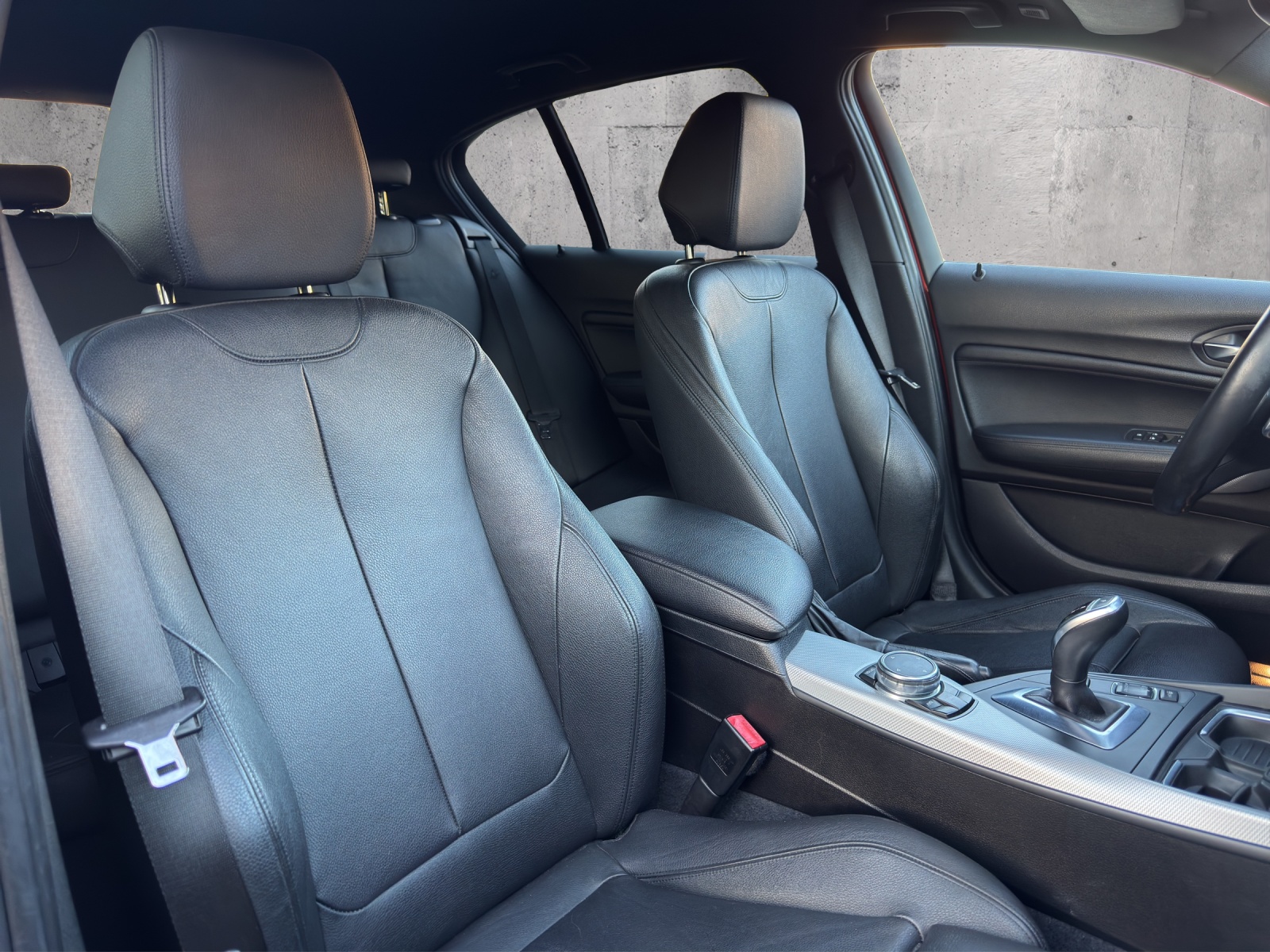 BMW M135i xDrive Steptronic-image-13