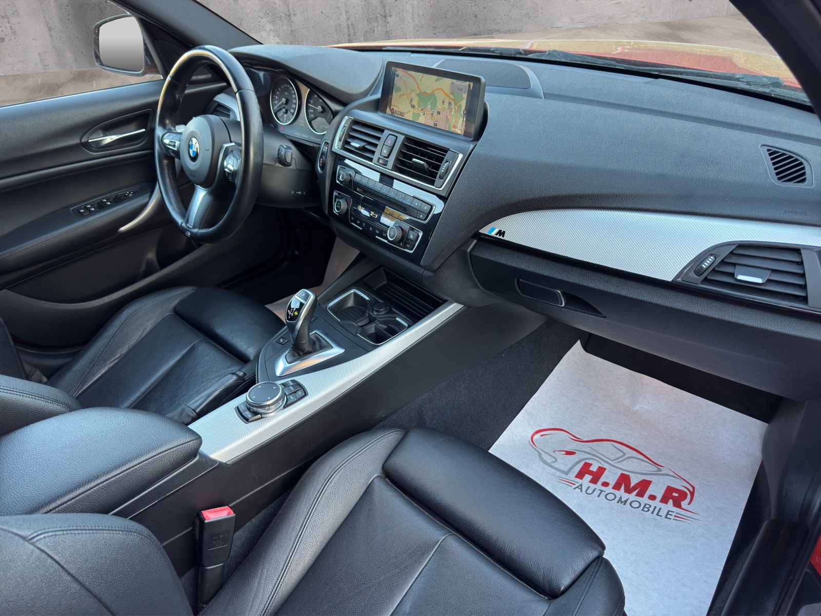 BMW M135i xDrive Steptronic-image-10