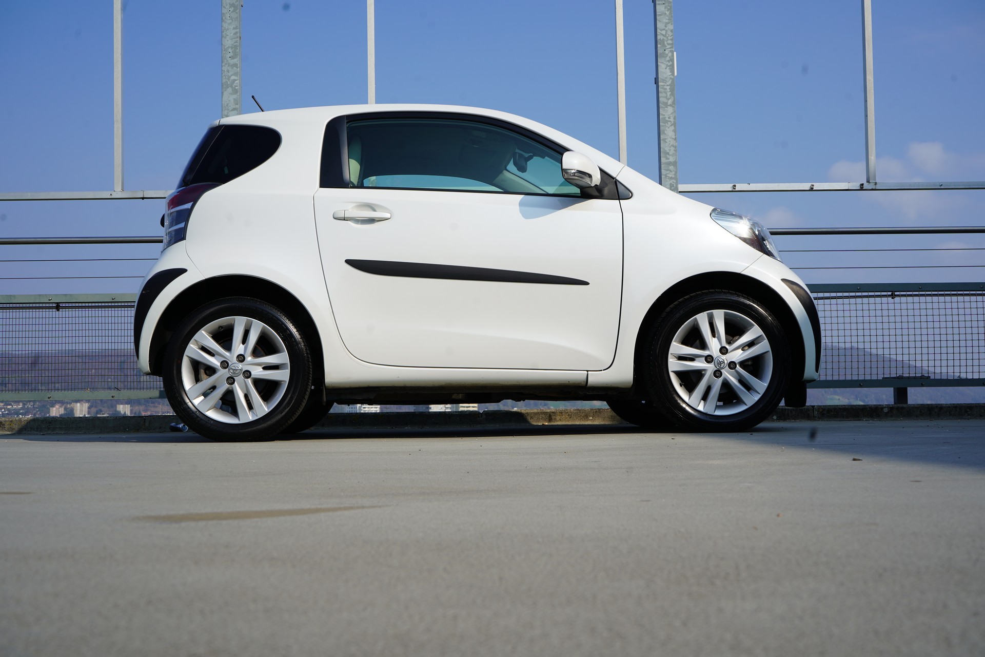 TOYOTA iQ3 1.33 DUAL VVT-i MULTIDRIVE l 98 PS-image-3