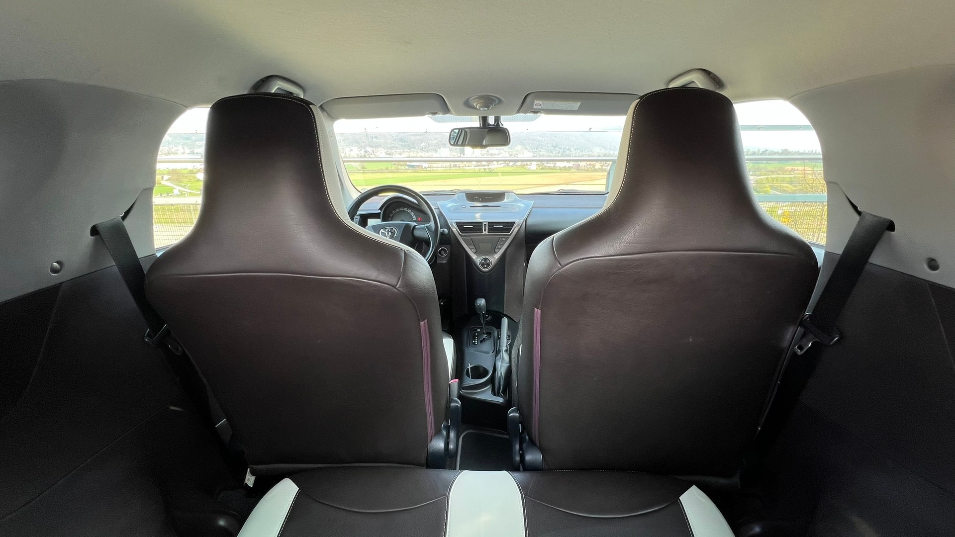 TOYOTA iQ3 1.33 DUAL VVT-i MULTIDRIVE l 98 PS-image-27