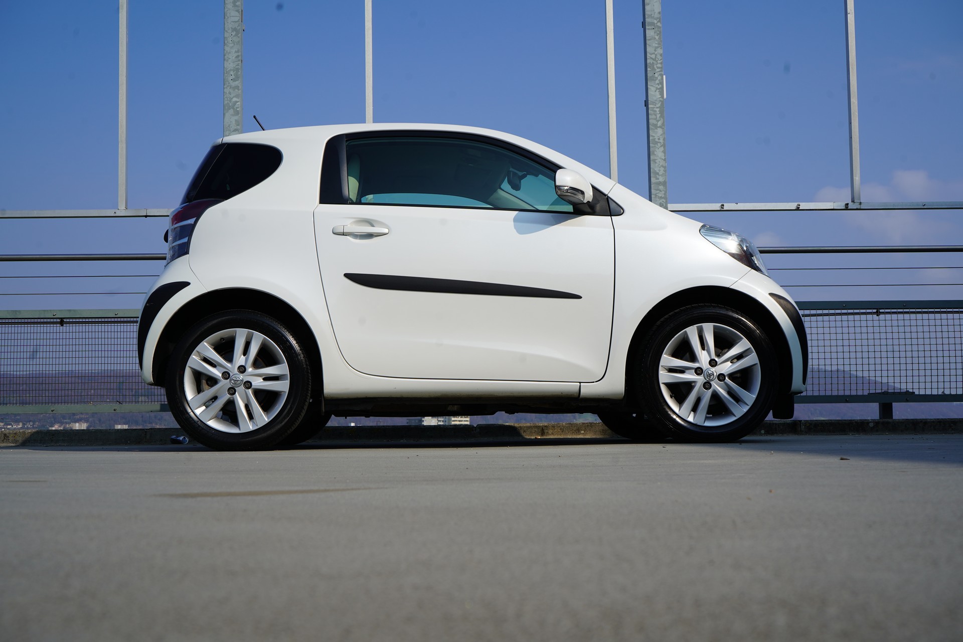 TOYOTA iQ3 1.33 DUAL VVT-i MULTIDRIVE l 98 PS-image-1