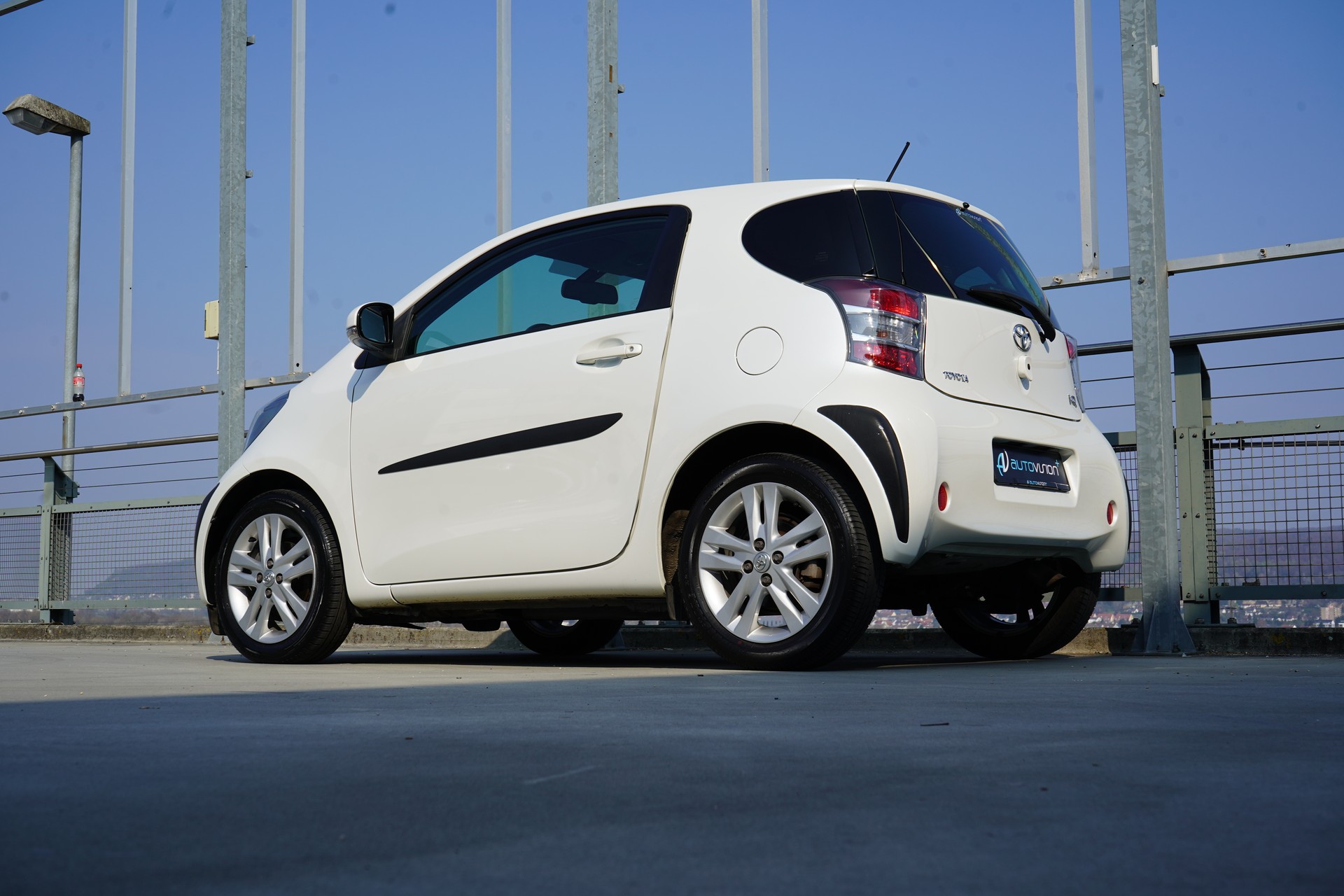 TOYOTA iQ3 1.33 DUAL VVT-i MULTIDRIVE l 98 PS-image-12