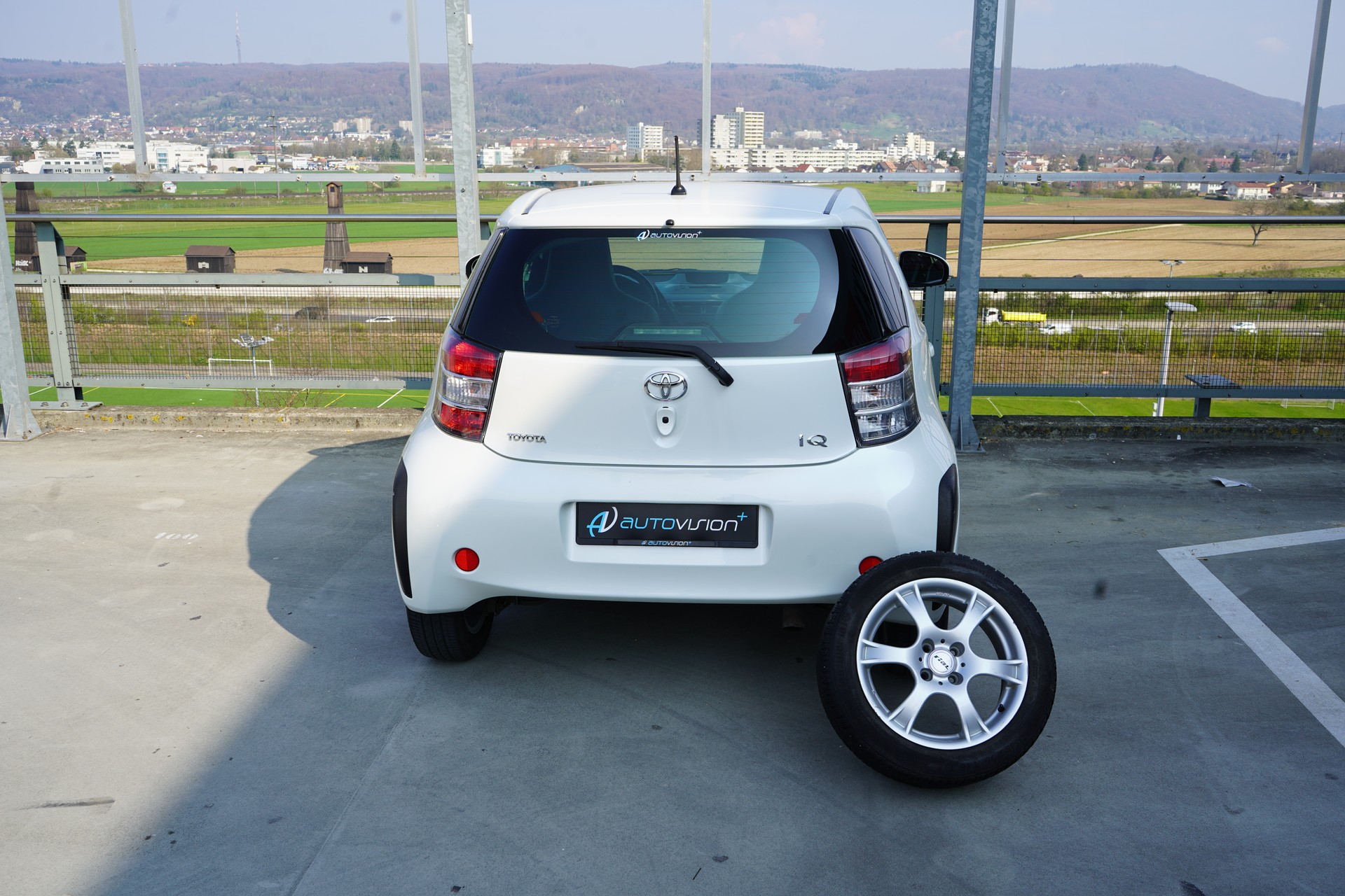 TOYOTA iQ3 1.33 DUAL VVT-i MULTIDRIVE l 98 PS-image-18