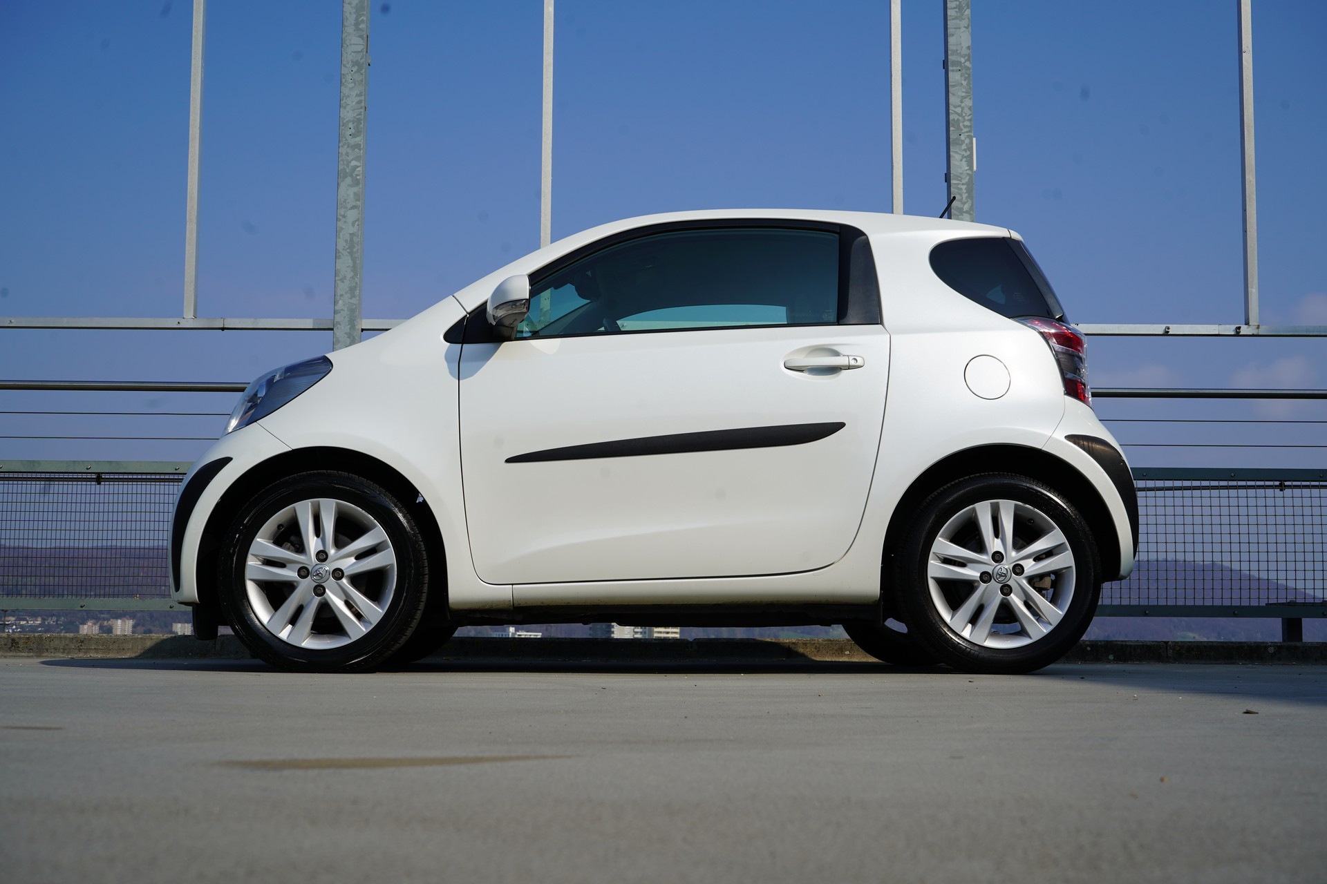 TOYOTA iQ3 1.33 DUAL VVT-i MULTIDRIVE l 98 PS-image-2